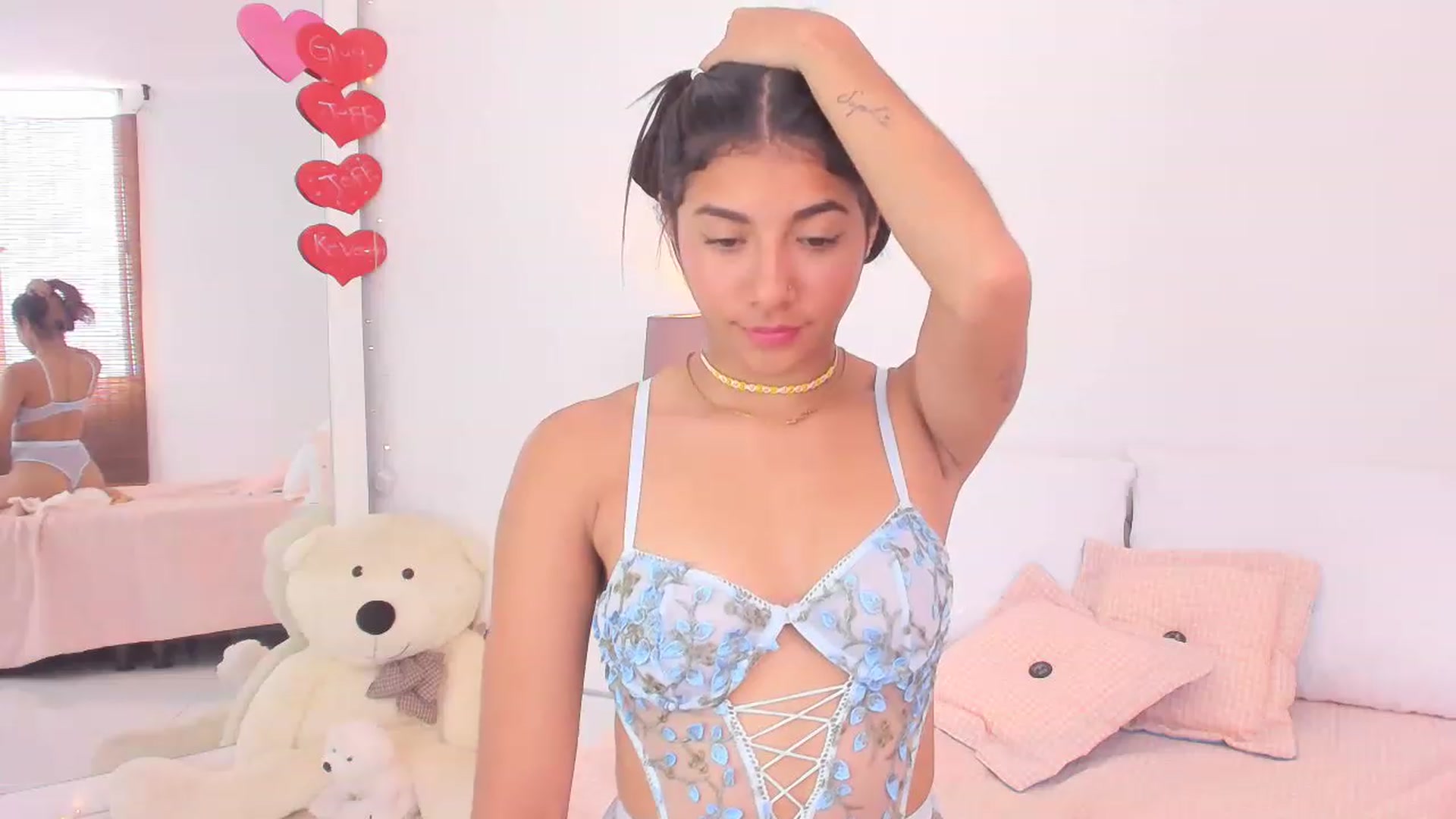 Gallery image thumbnail from Danna___'s myfreecams stream on, 02/15/2023, 17:30 image 12 of 20