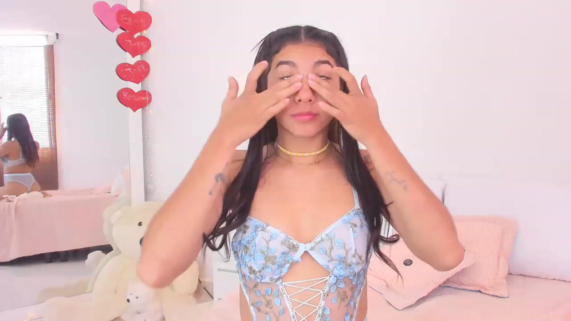 Gallery image thumbnail from Danna___'s myfreecams stream on, 02/15/2023, 17:30 image 15 of 20