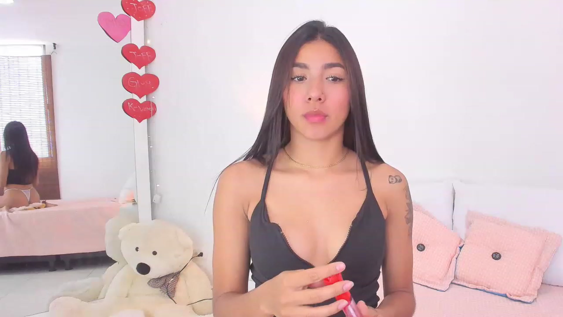 Gallery image thumbnail from Danna___'s myfreecams stream on, 02/17/2023, 15:06 image 2 of 20