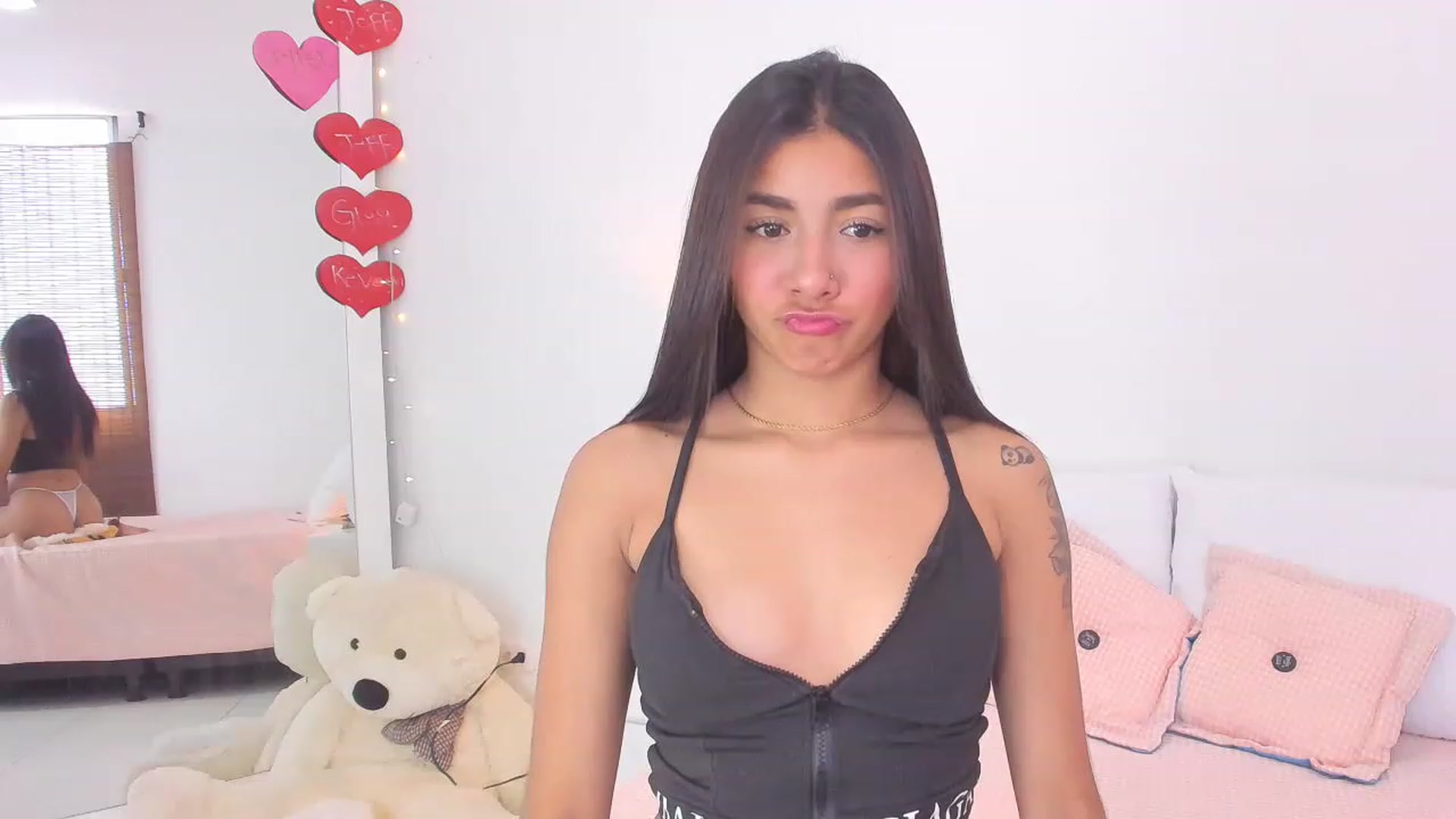 Gallery image thumbnail from Danna___'s myfreecams stream on, 02/17/2023, 15:06 image 4 of 20