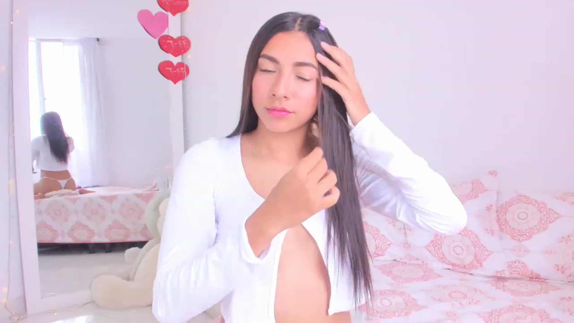 Gallery image thumbnail from Danna___'s myfreecams stream on, 03/03/2023, 16:28 image 13 of 20