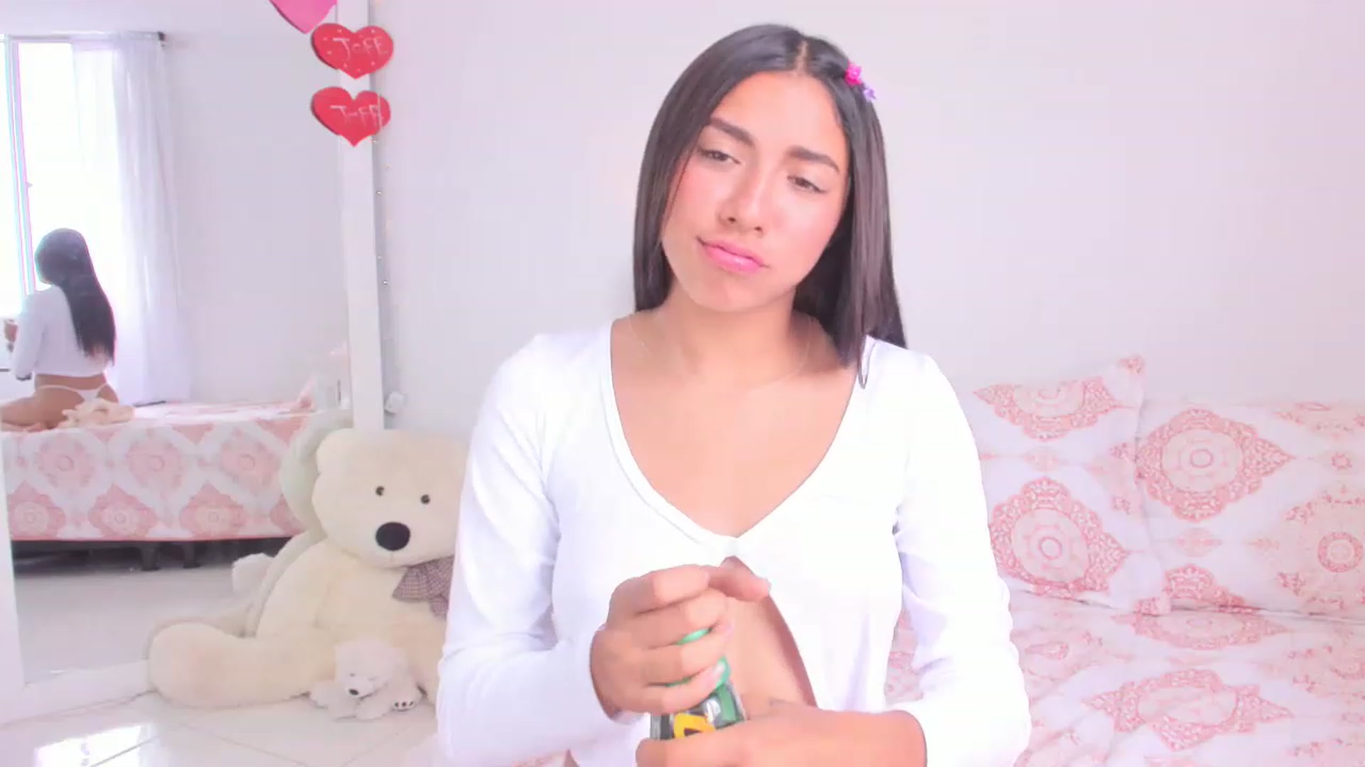 Gallery image thumbnail from Danna___'s myfreecams stream on, 03/03/2023, 17:00 image 10 of 20