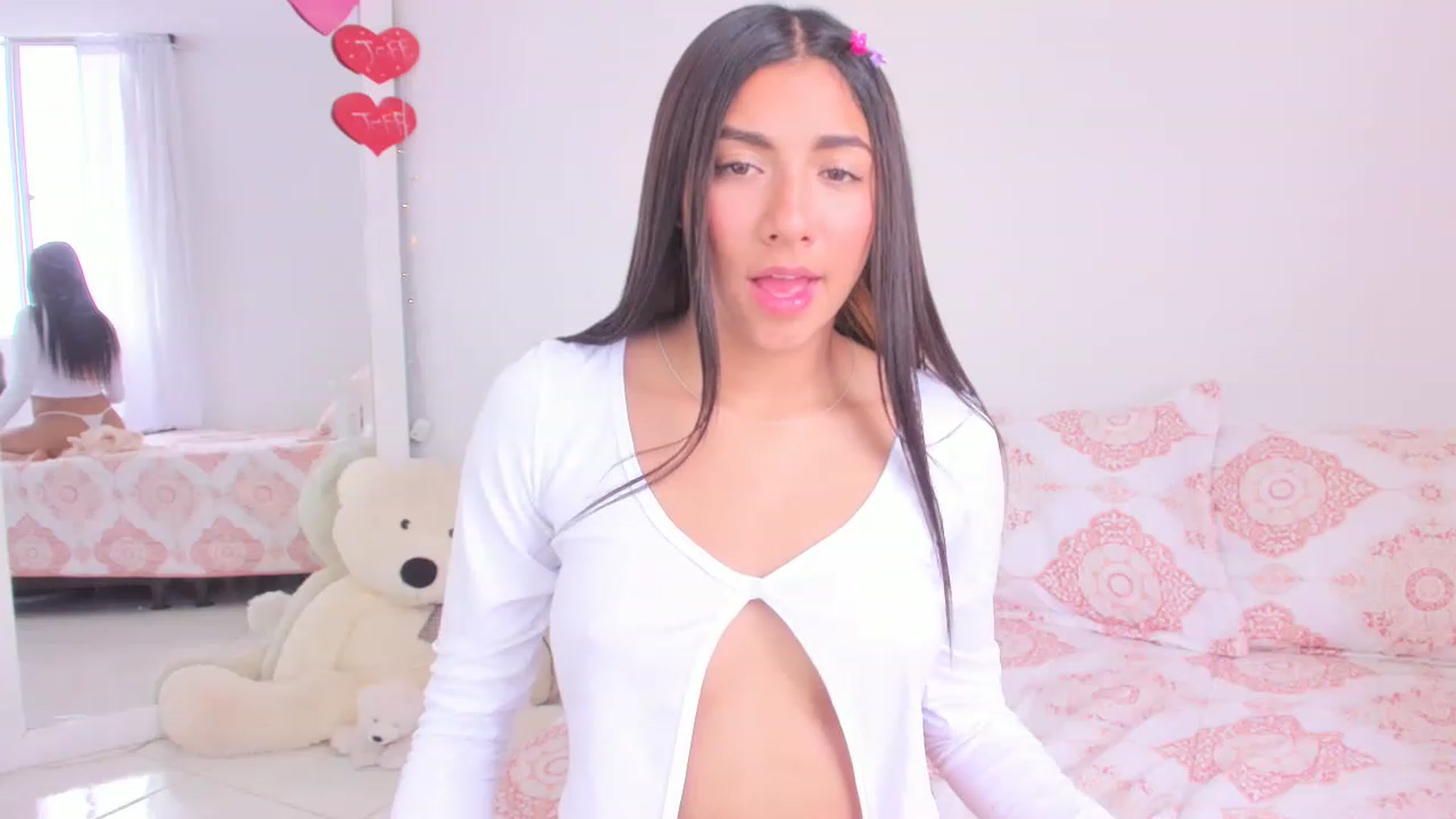 Gallery image thumbnail from Danna___'s myfreecams stream on, 03/03/2023, 17:00 image 8 of 20