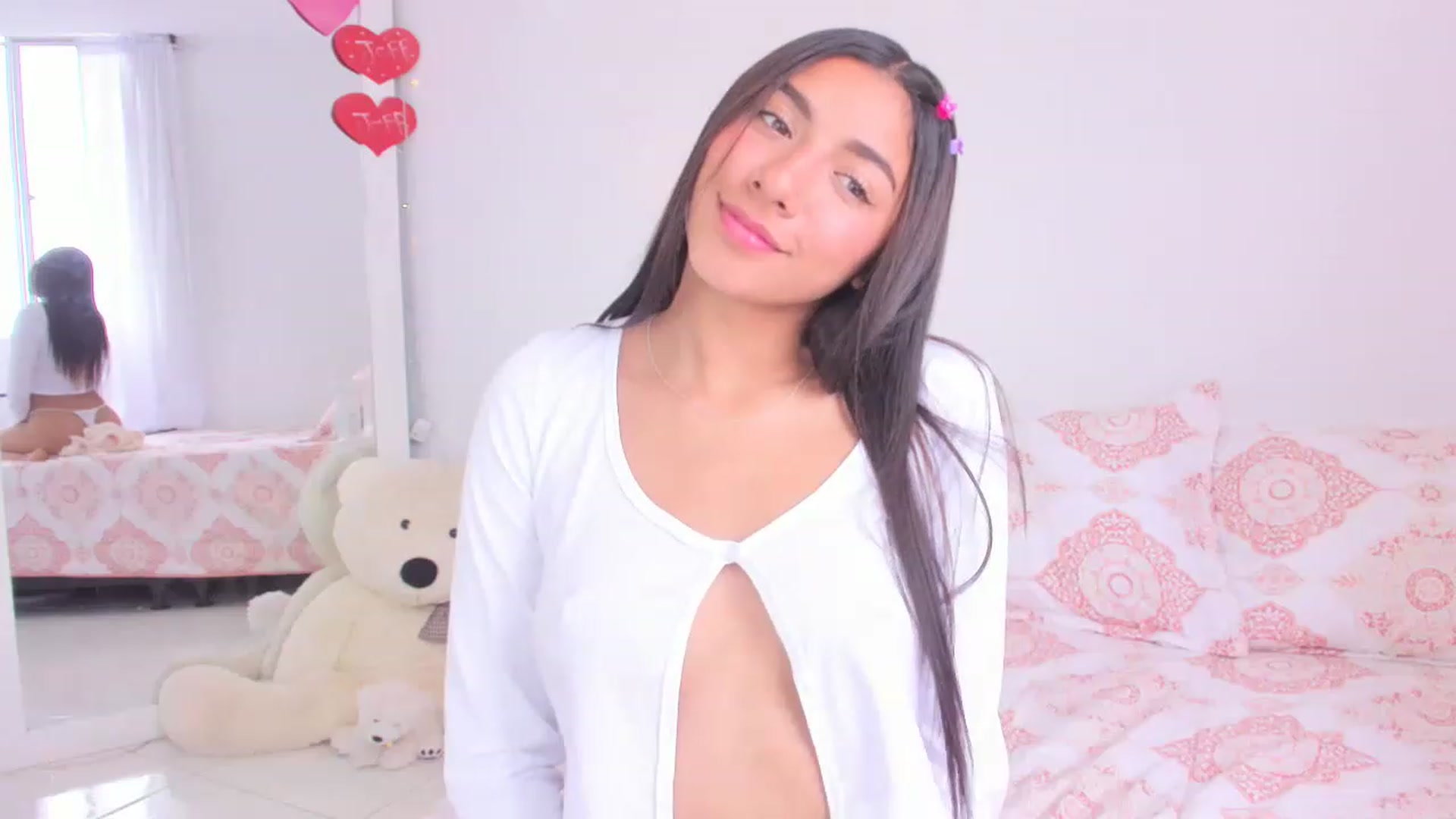 Gallery image thumbnail from Danna___'s myfreecams stream on, 03/03/2023, 17:00 image 7 of 20