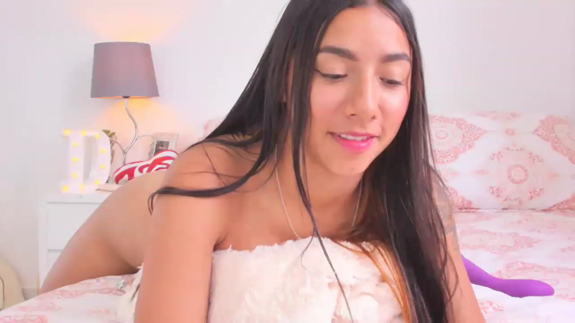 Gallery image thumbnail from Danna___'s myfreecams stream on, 03/04/2023, 16:54 image 2 of 20