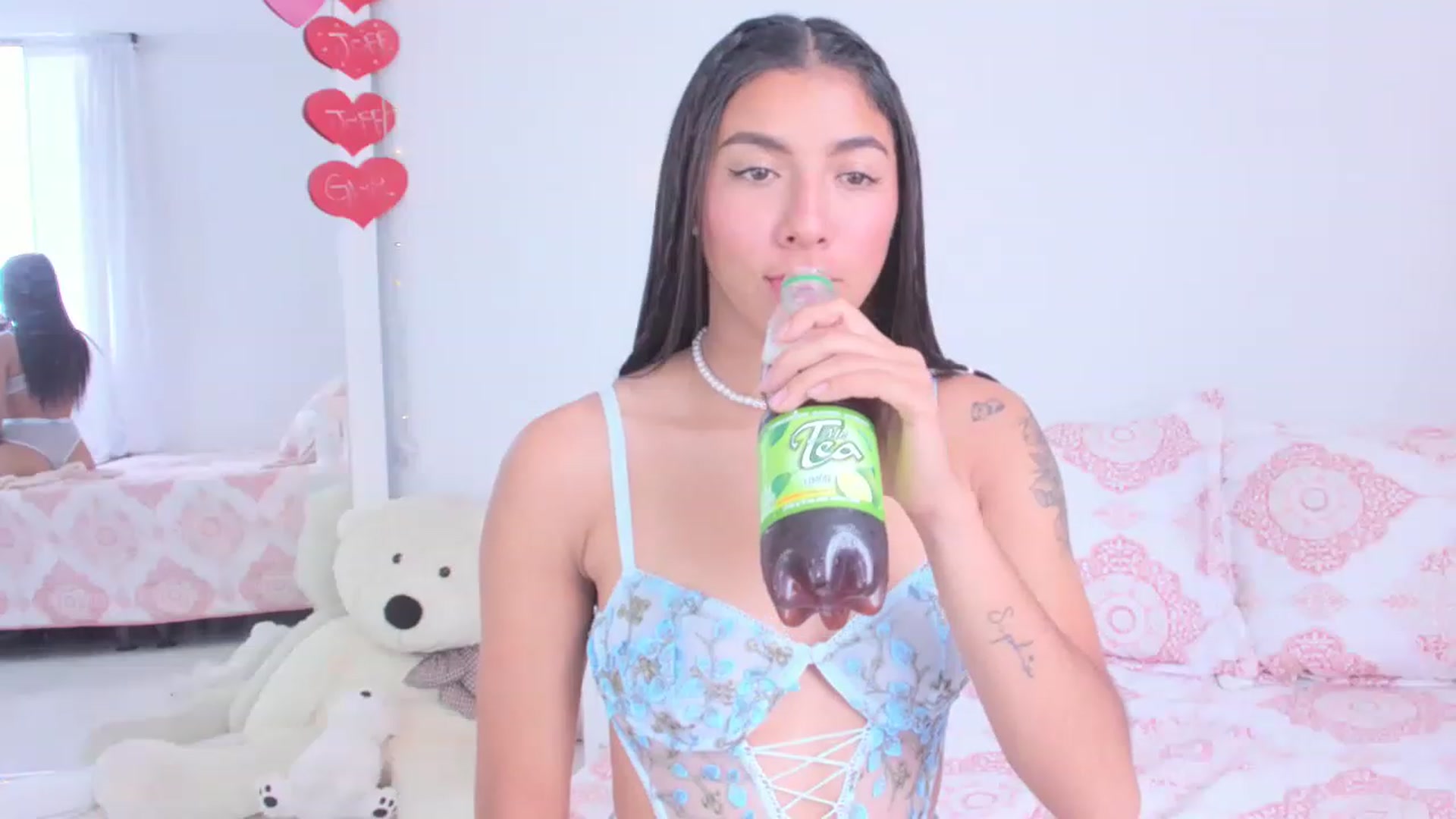 Gallery image thumbnail from Danna___'s myfreecams stream on, 03/06/2023, 16:09 image 4 of 20
