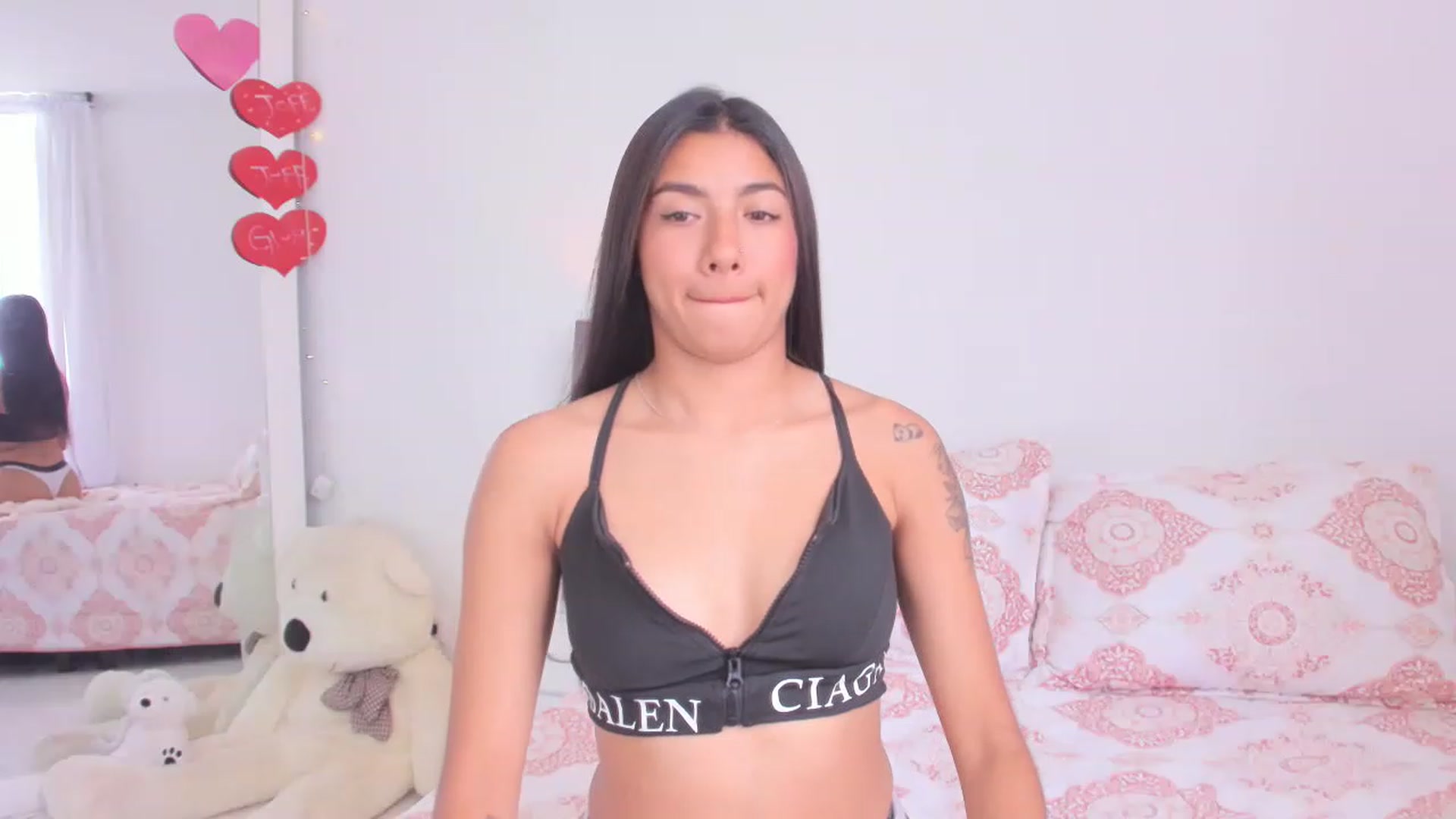 Gallery image thumbnail from Danna___'s myfreecams stream on, 03/07/2023, 17:36 image 7 of 20