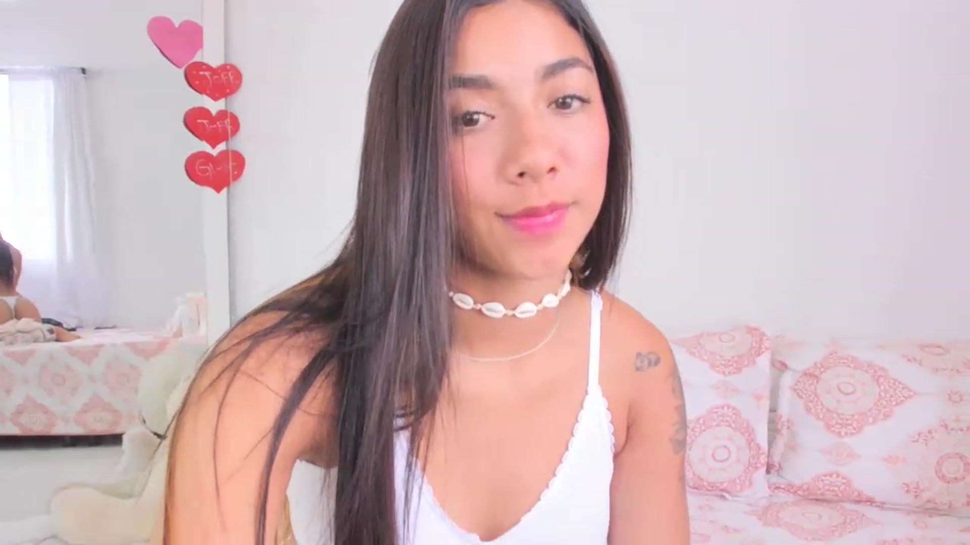Gallery image thumbnail from Danna___'s myfreecams stream on, 03/08/2023, 17:22 image 14 of 20