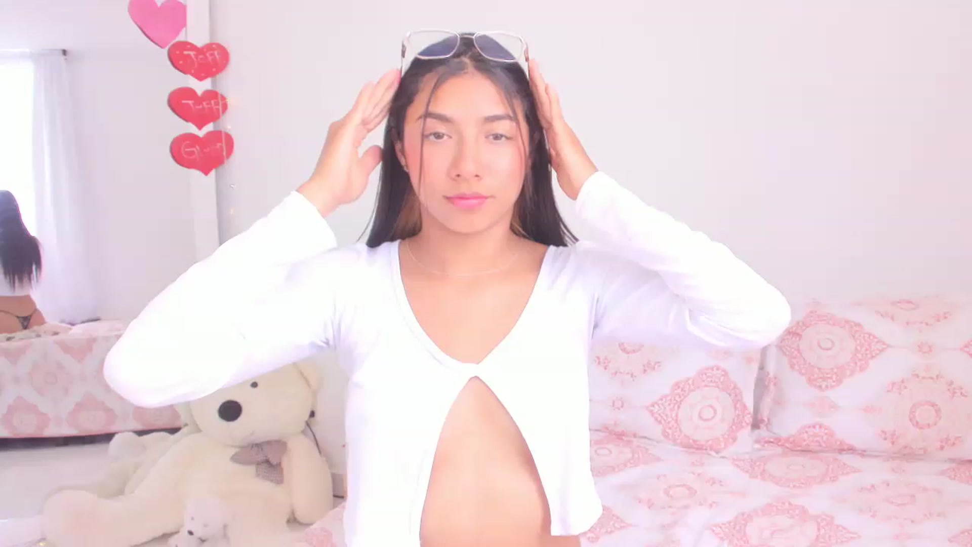 Gallery image thumbnail from Danna___'s myfreecams stream on, 03/10/2023, 16:08 image 20 of 20