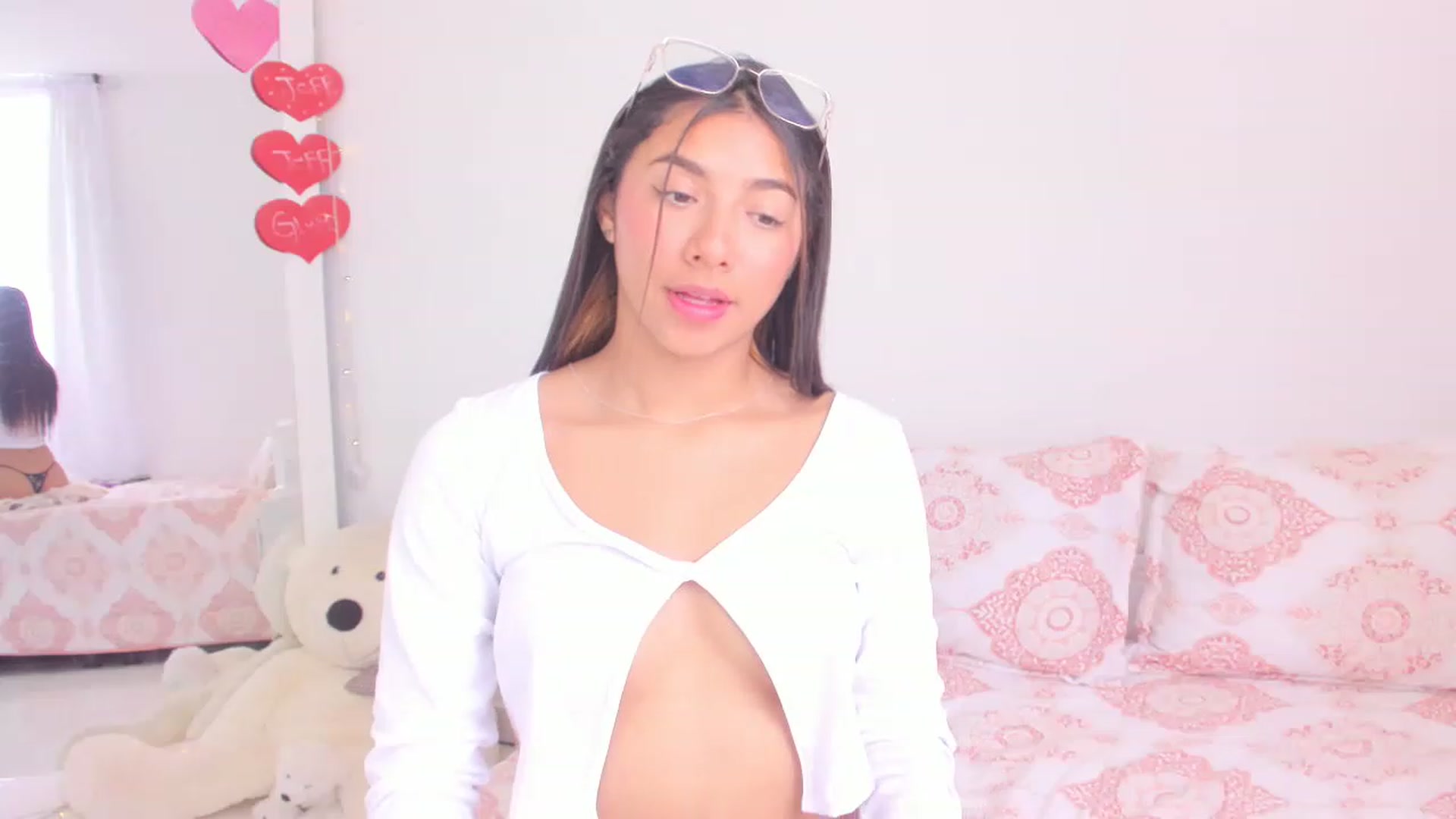 Gallery image thumbnail from Danna___'s myfreecams stream on, 03/10/2023, 16:08 image 19 of 20