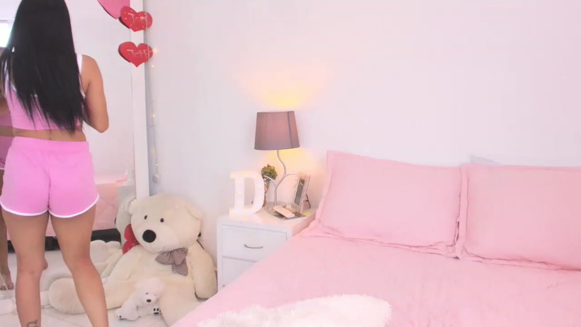 Gallery image thumbnail from Danna___'s myfreecams stream on, 03/24/2023, 15:29 image 8 of 20