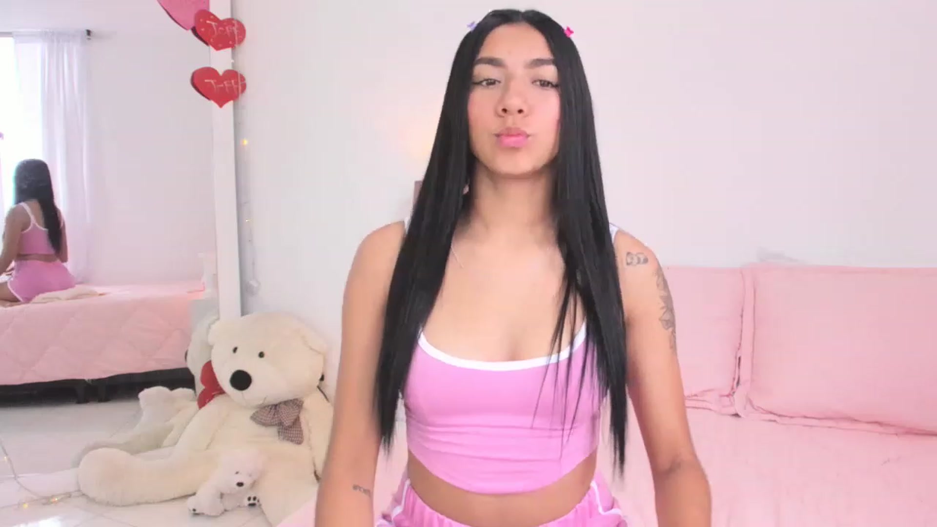 Gallery image thumbnail from Danna___'s myfreecams stream on, 03/24/2023, 15:29 image 6 of 20