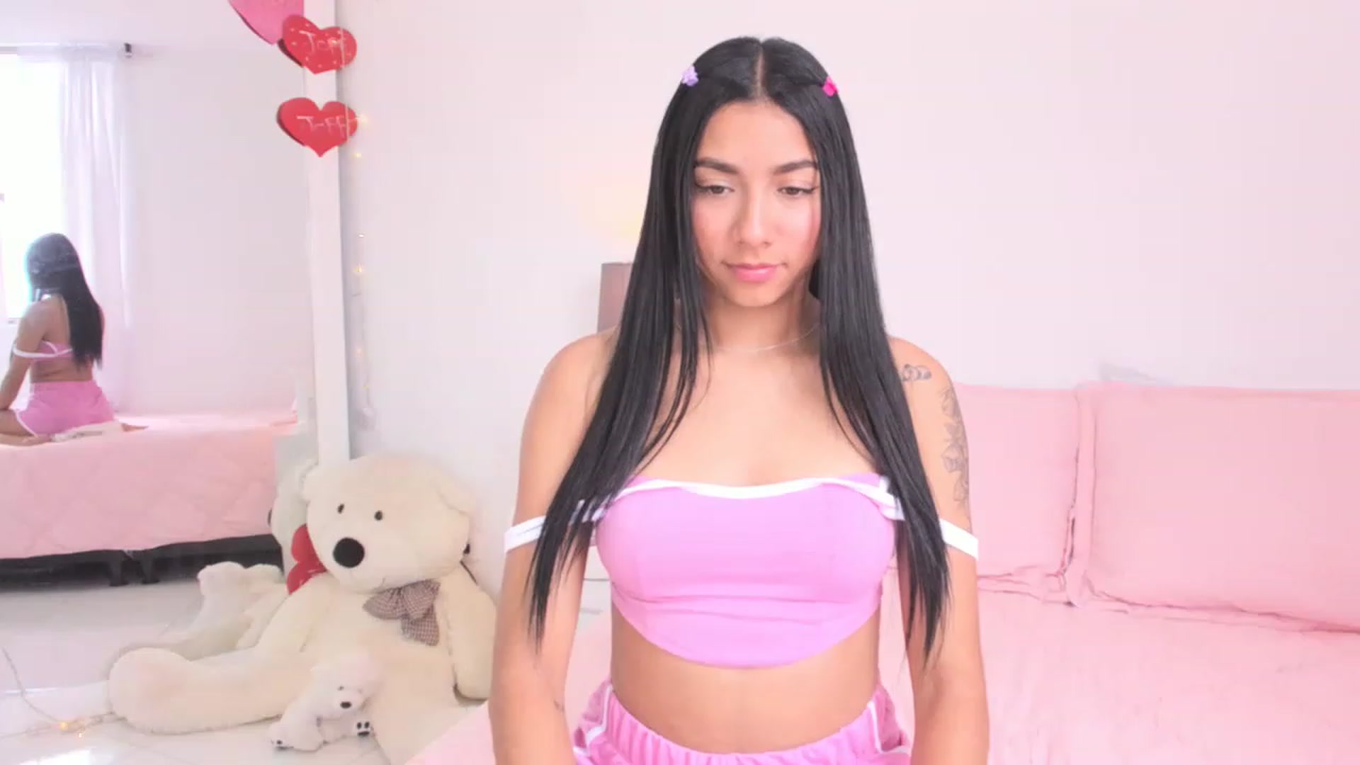 Gallery image thumbnail from Danna___'s myfreecams stream on, 03/24/2023, 15:29 image 13 of 20
