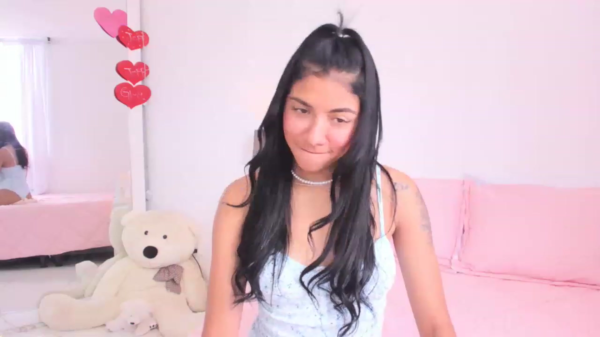 Gallery image thumbnail from Danna___'s myfreecams stream on, 03/25/2023, 17:05 image 4 of 20
