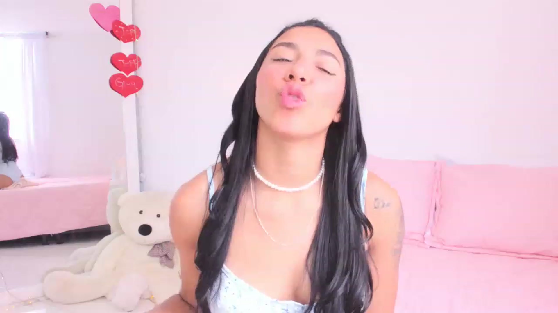 Gallery image thumbnail from Danna___'s myfreecams stream on, 03/25/2023, 17:05 image 11 of 20