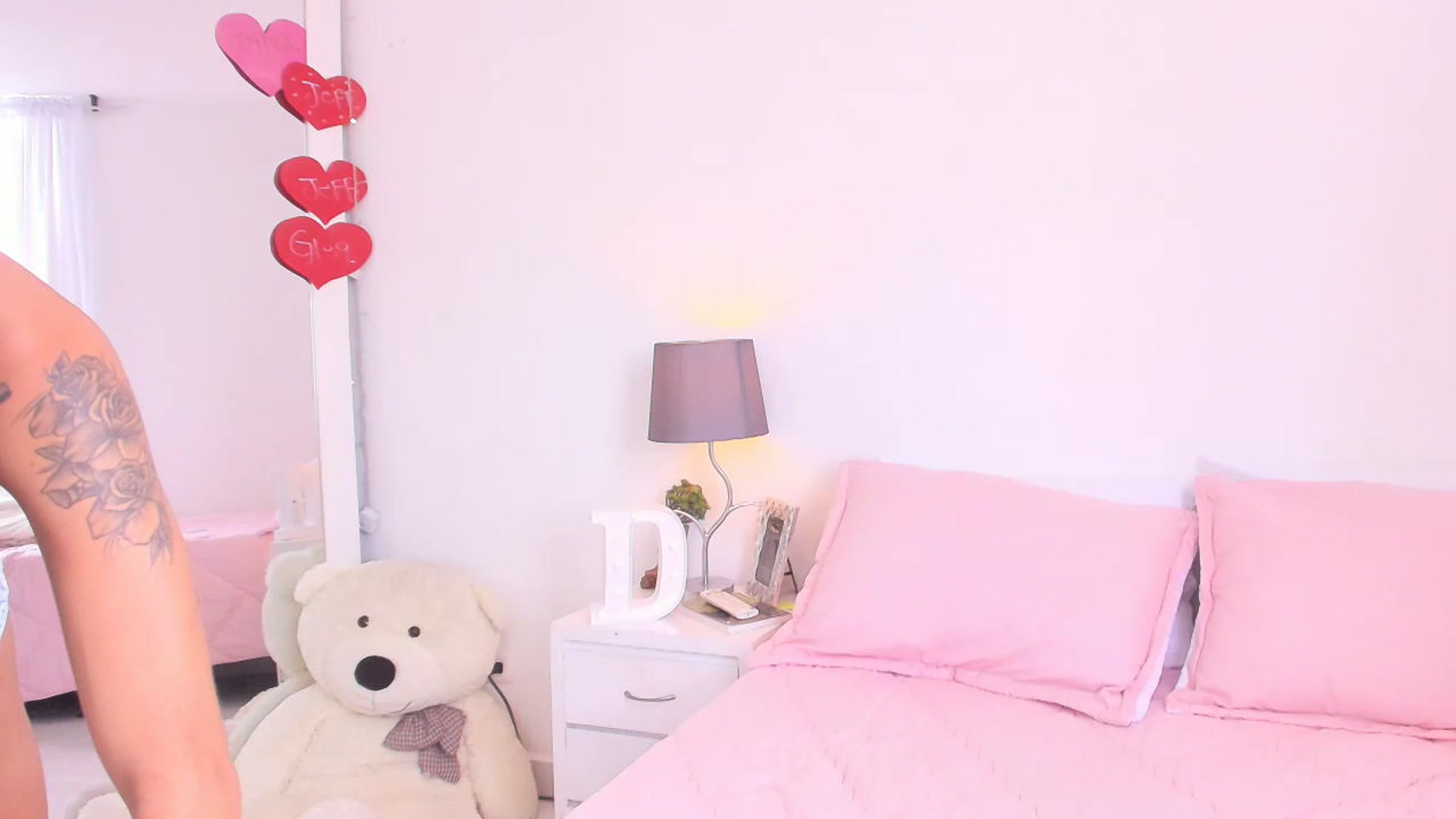 Gallery image thumbnail from Danna___'s myfreecams stream on, 03/25/2023, 17:05 image 16 of 20