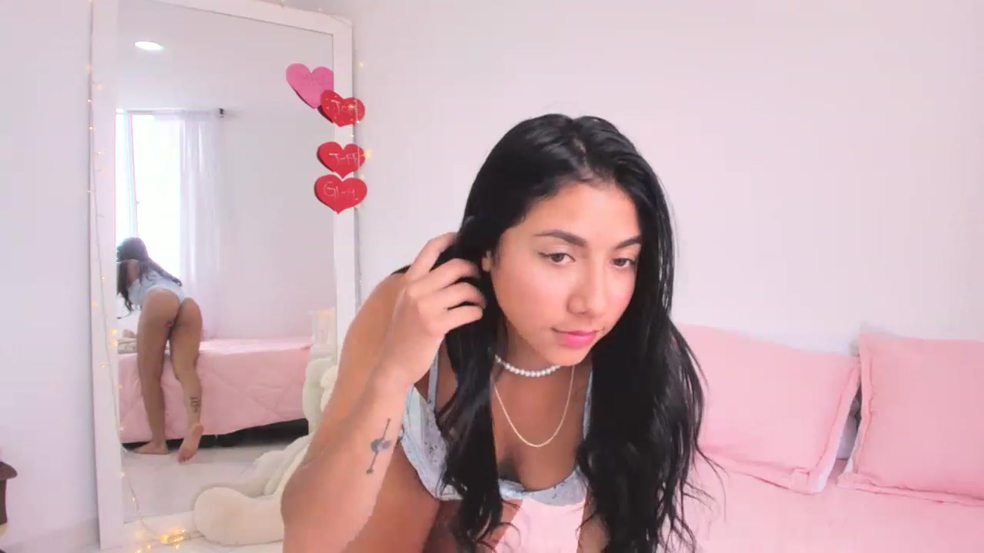 Gallery image thumbnail from Danna___'s myfreecams stream on, 03/25/2023, 18:13 image 9 of 20
