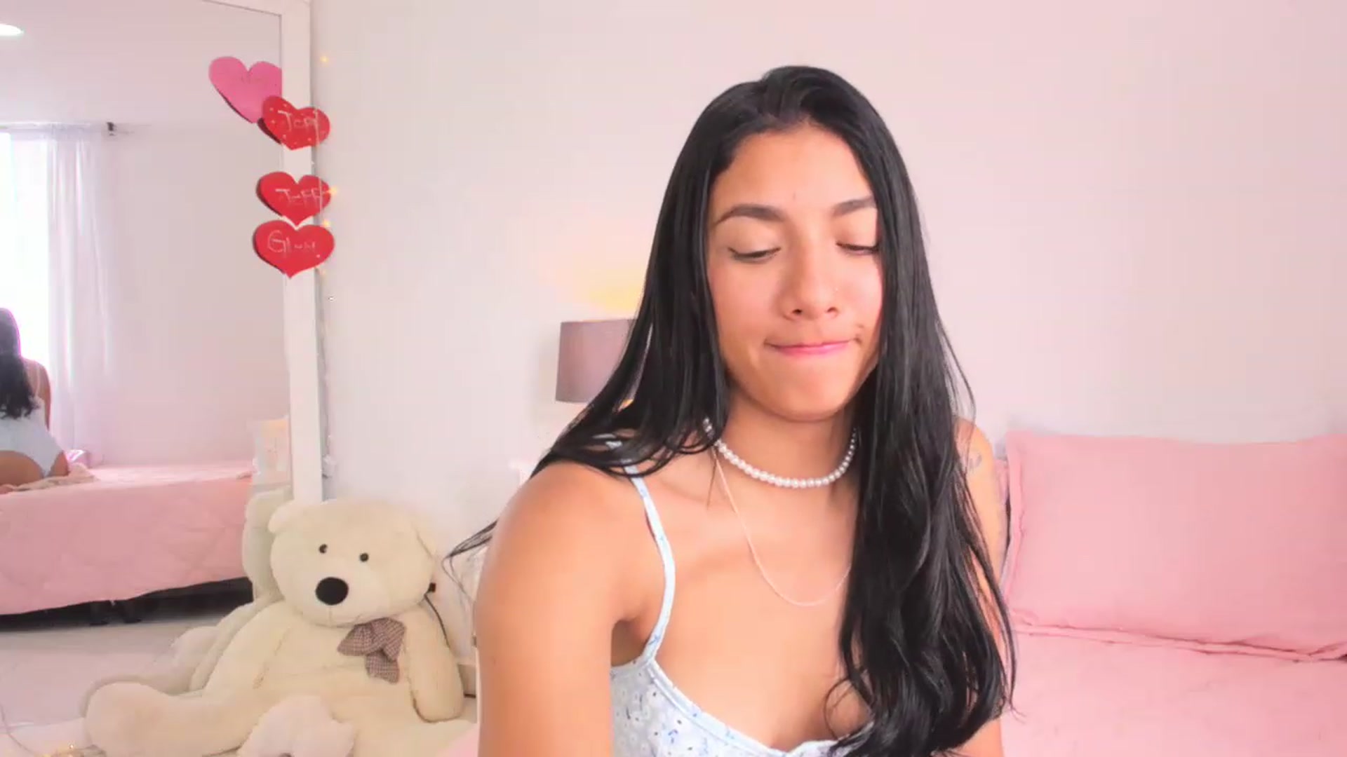 Gallery image thumbnail from Danna___'s myfreecams stream on, 03/25/2023, 18:13 image 19 of 20