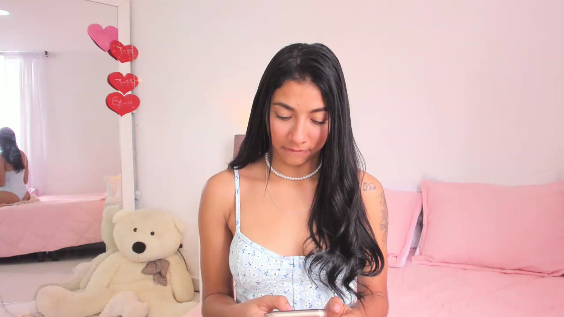 Gallery image thumbnail from Danna___'s myfreecams stream on, 03/25/2023, 18:13 image 18 of 20