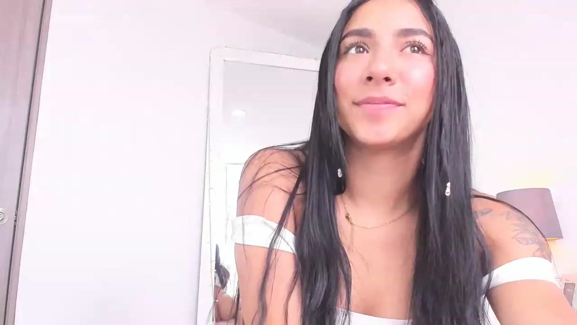 Gallery image thumbnail from Danna___'s myfreecams stream on, 03/30/2023, 16:20 image 9 of 20