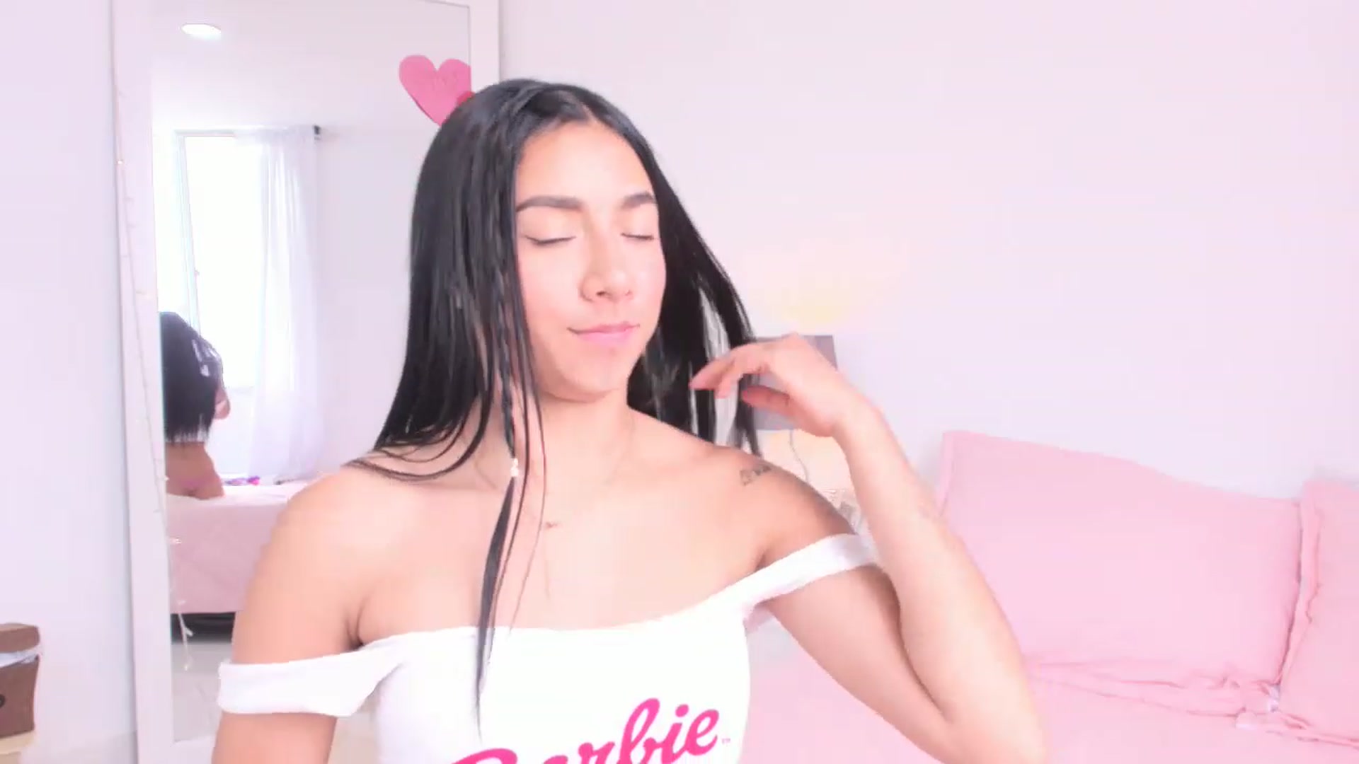 Gallery image thumbnail from Danna___'s myfreecams stream on, 03/30/2023, 17:29 image 16 of 20