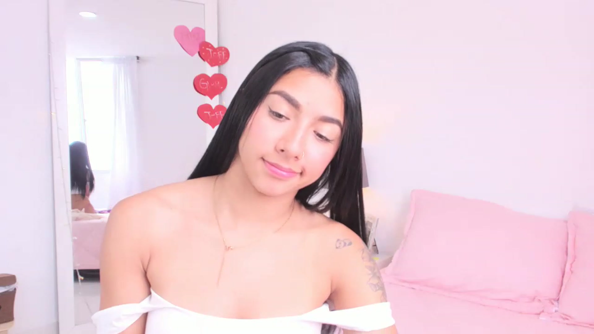 Gallery image thumbnail from Danna___'s myfreecams stream on, 03/30/2023, 17:29 image 18 of 20