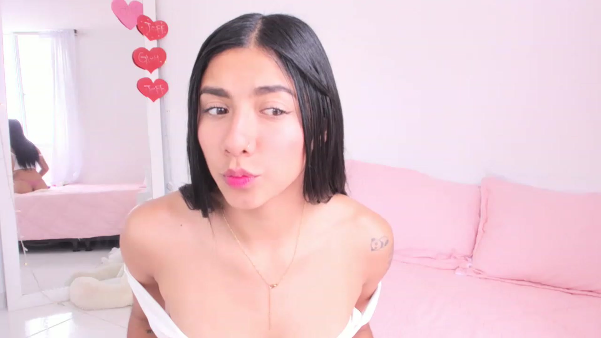 Gallery image thumbnail from Danna___'s myfreecams stream on, 03/30/2023, 18:15 image 7 of 20