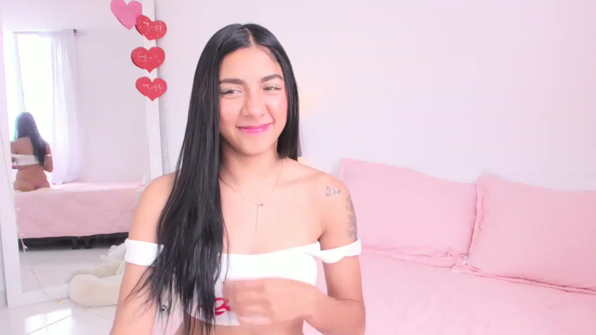 Gallery image thumbnail from Danna___'s myfreecams stream on, 03/30/2023, 18:15 image 9 of 20
