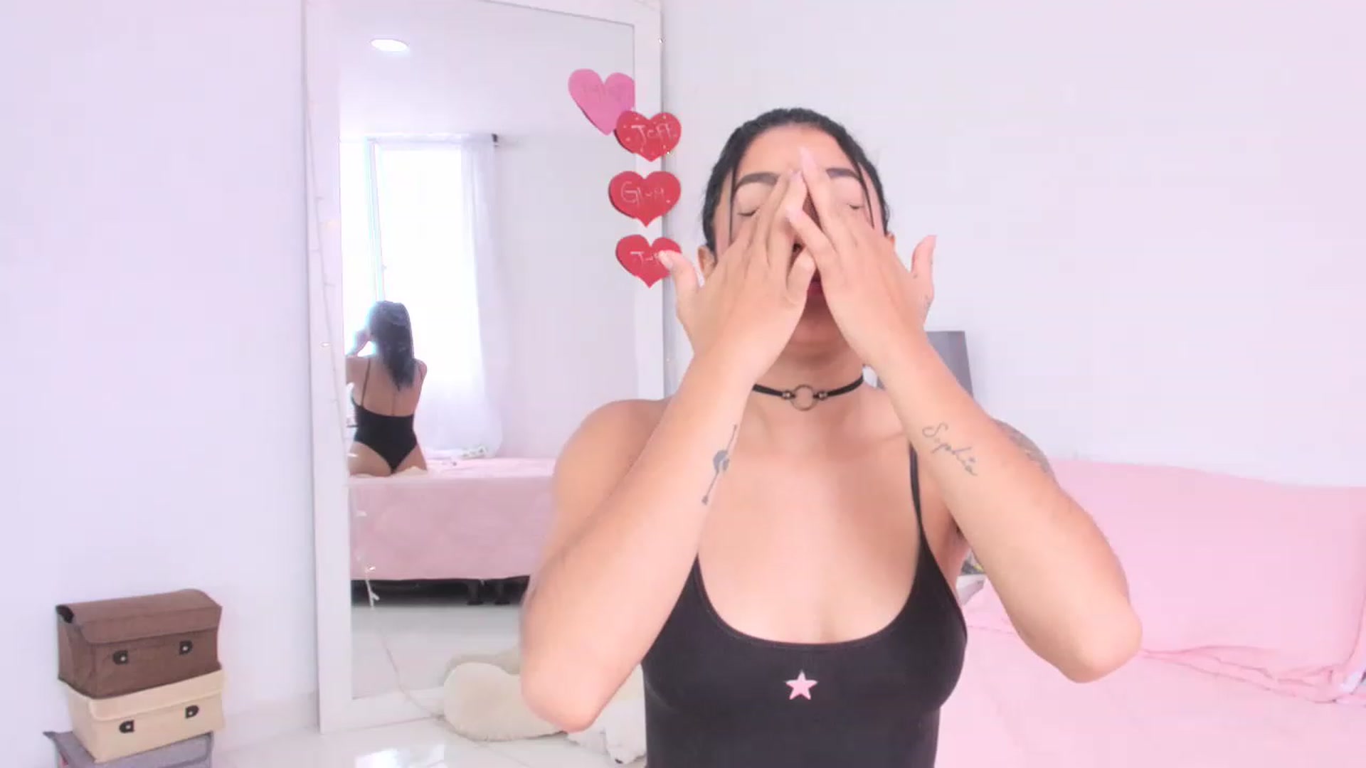 Gallery image thumbnail from Danna___'s myfreecams stream on, 04/01/2023, 16:39 image 8 of 20