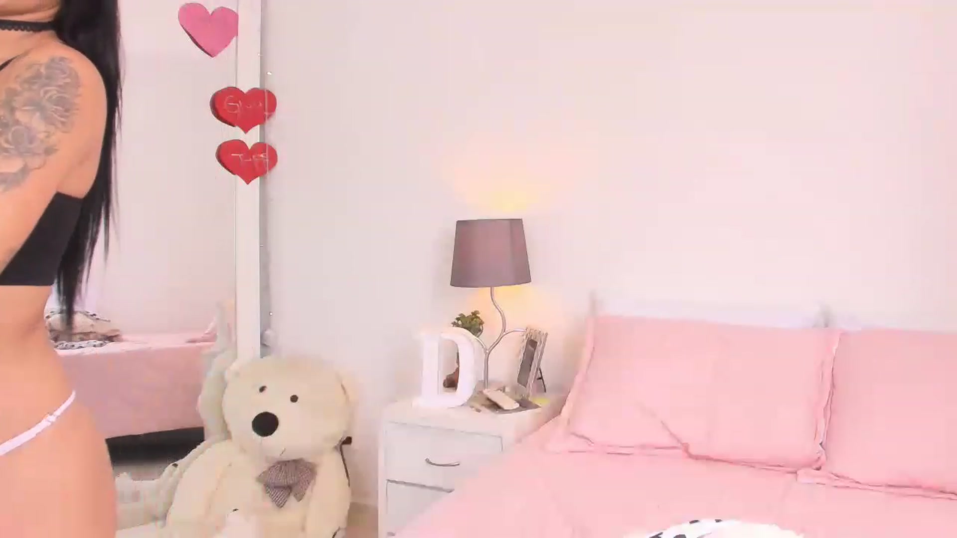 Gallery image thumbnail from Danna___'s myfreecams stream on, 04/05/2023, 17:25 image 17 of 20