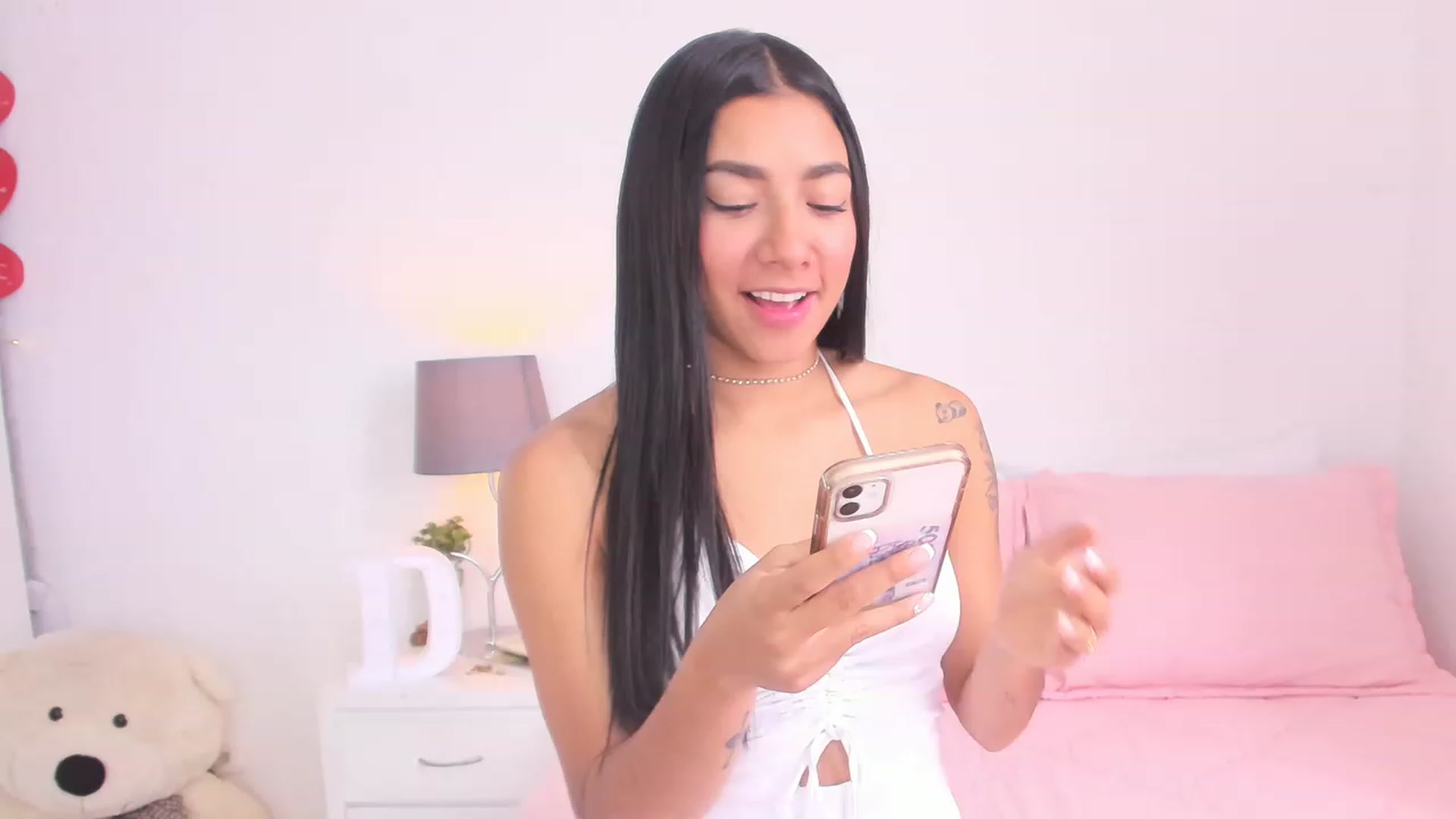 Gallery image thumbnail from Danna___'s myfreecams stream on, 04/14/2023, 17:11 image 1 of 20