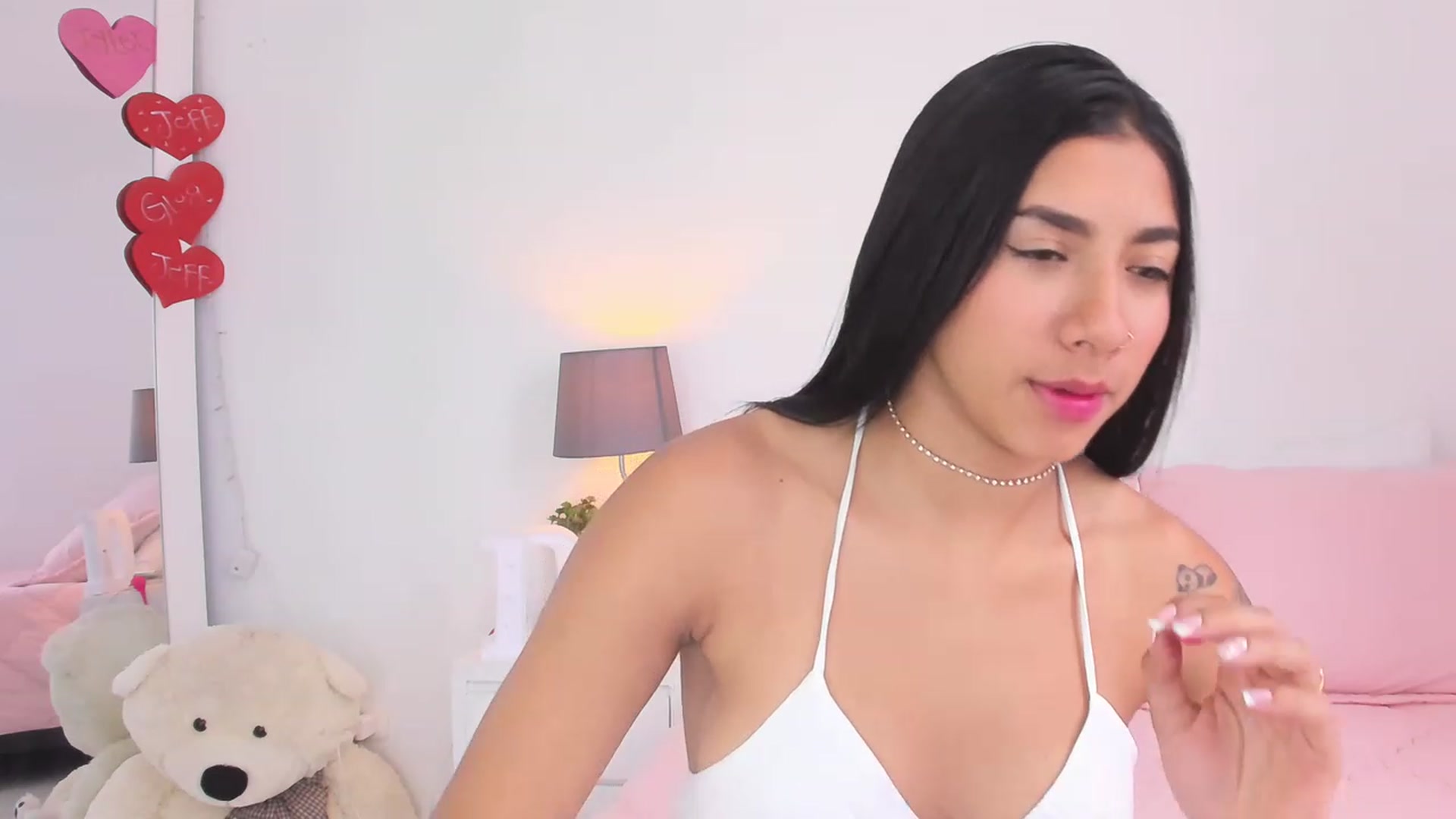 Gallery image thumbnail from Danna___'s myfreecams stream on, 04/14/2023, 17:11 image 18 of 20