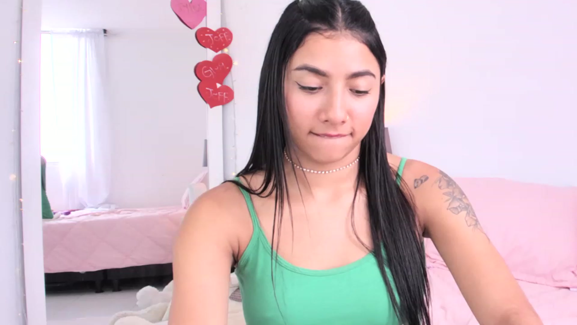 Gallery image thumbnail from Danna___'s myfreecams stream on, 04/17/2023, 18:05 image 17 of 20