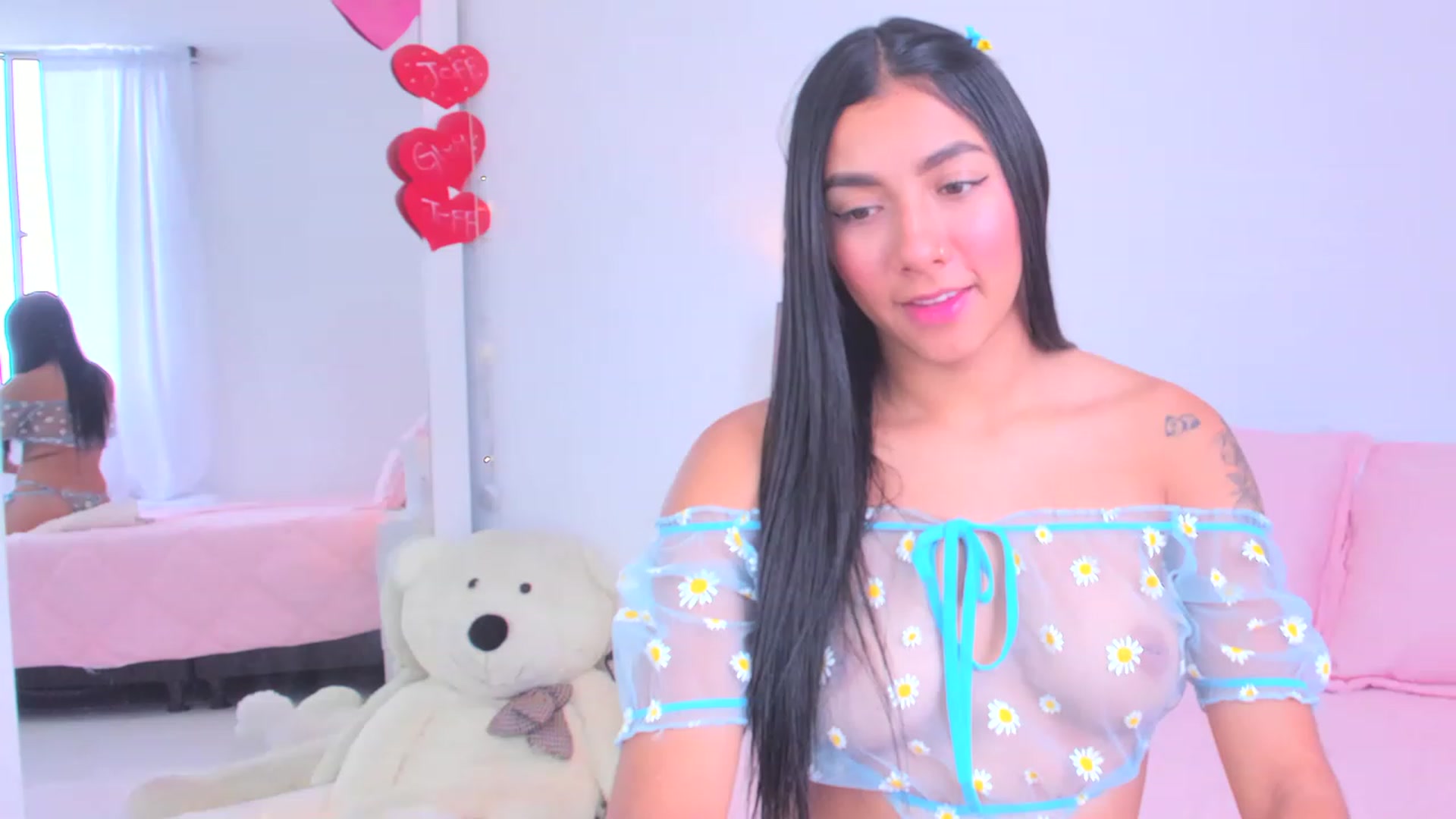 Gallery image thumbnail from Danna___'s myfreecams stream on, 04/19/2023, 15:09 image 19 of 20