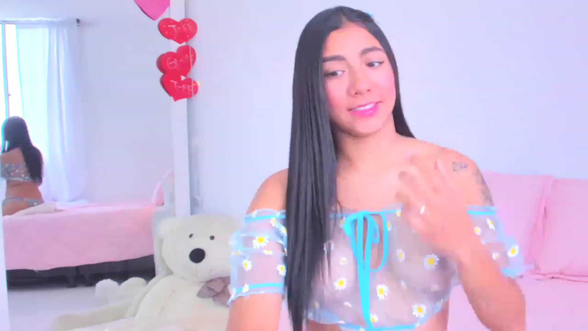 Gallery image thumbnail from Danna___'s myfreecams stream on, 04/19/2023, 15:09 image 18 of 20