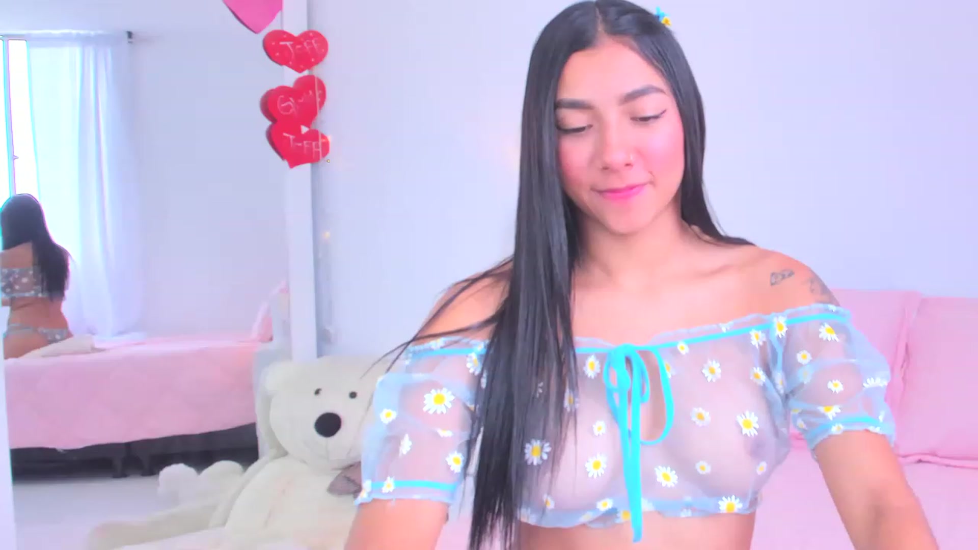 Gallery image thumbnail from Danna___'s myfreecams stream on, 04/19/2023, 15:09 image 13 of 20