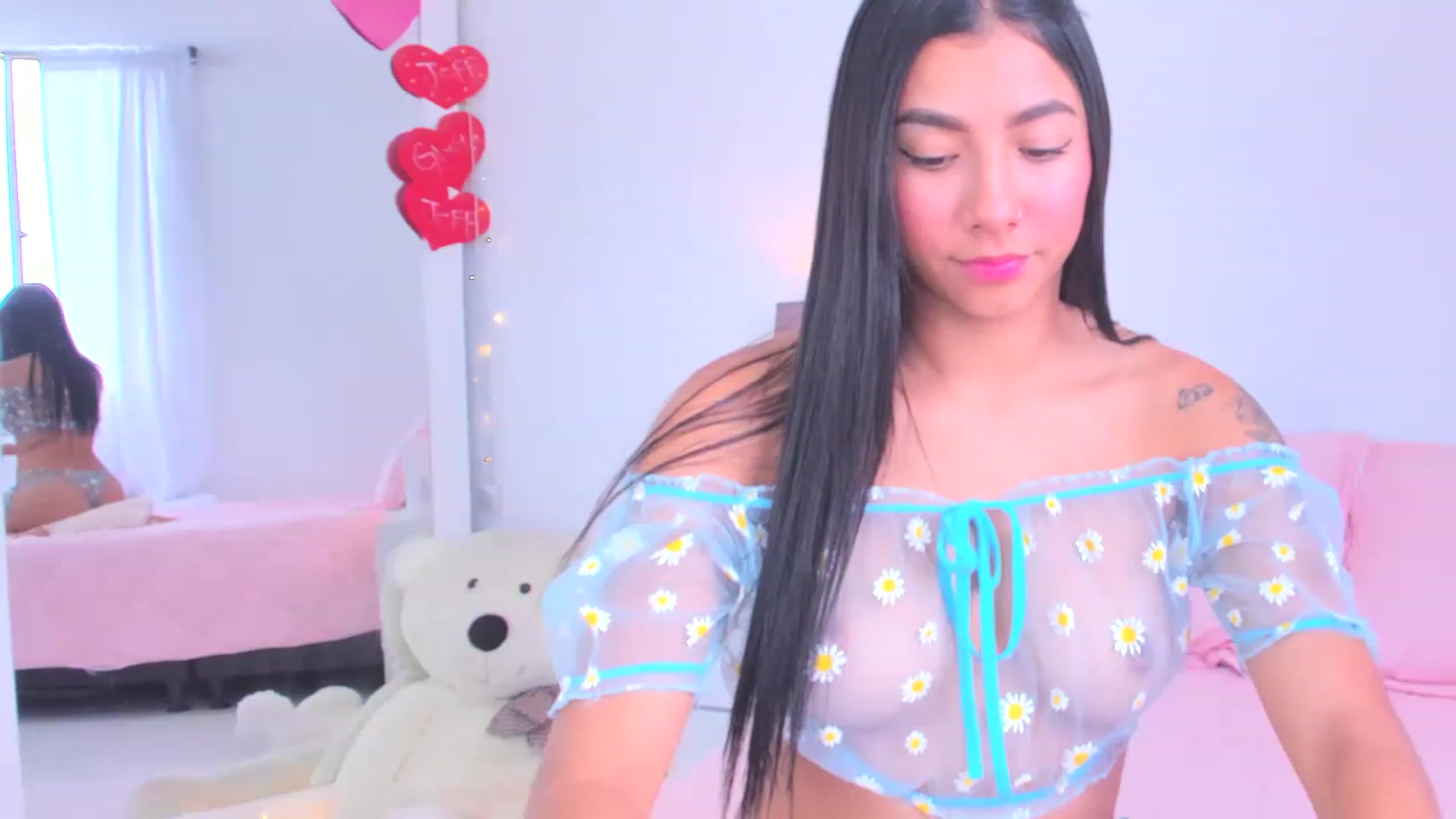 Gallery image thumbnail from Danna___'s myfreecams stream on, 04/19/2023, 15:09 image 3 of 20