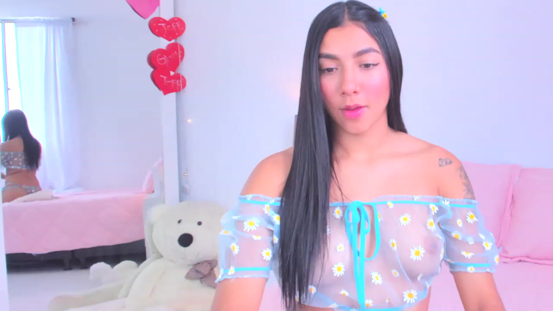 Gallery image thumbnail from Danna___'s myfreecams stream on, 04/19/2023, 15:09 image 17 of 20