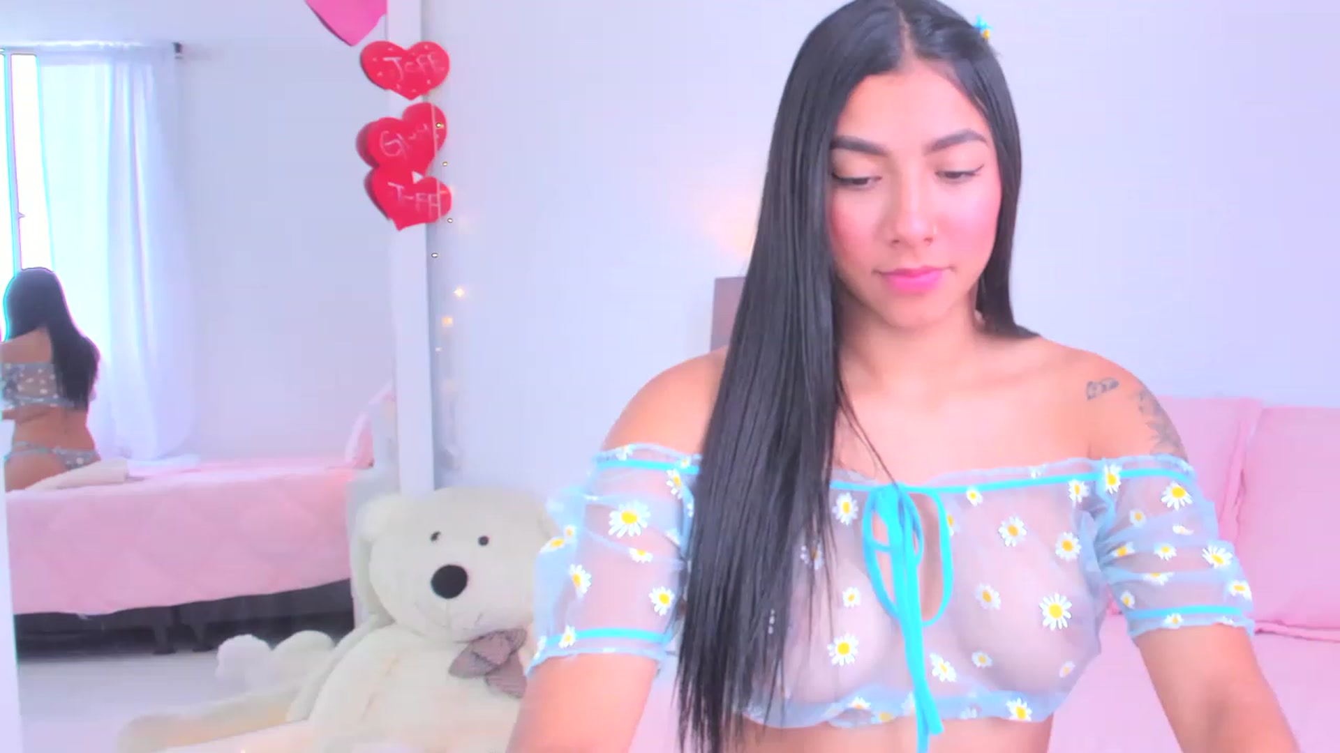 Gallery image thumbnail from Danna___'s myfreecams stream on, 04/19/2023, 15:09 image 15 of 20