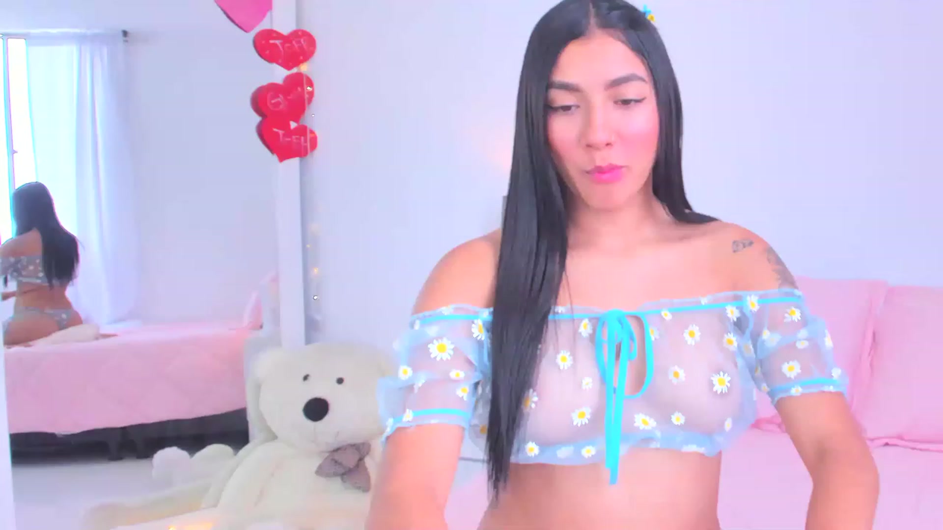 Gallery image thumbnail from Danna___'s myfreecams stream on, 04/19/2023, 15:09 image 8 of 20