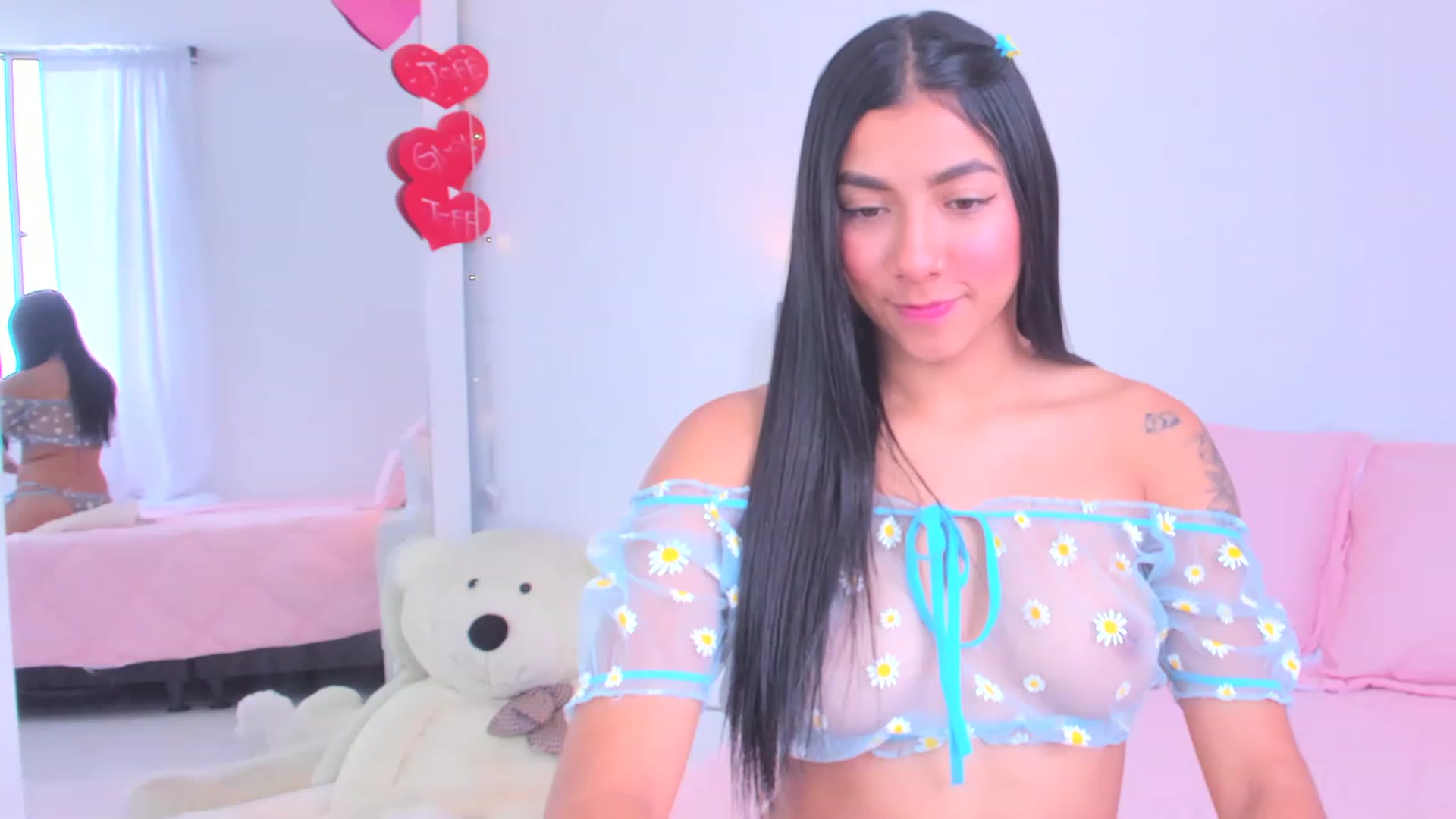 Gallery image thumbnail from Danna___'s myfreecams stream on, 04/19/2023, 15:09 image 16 of 20