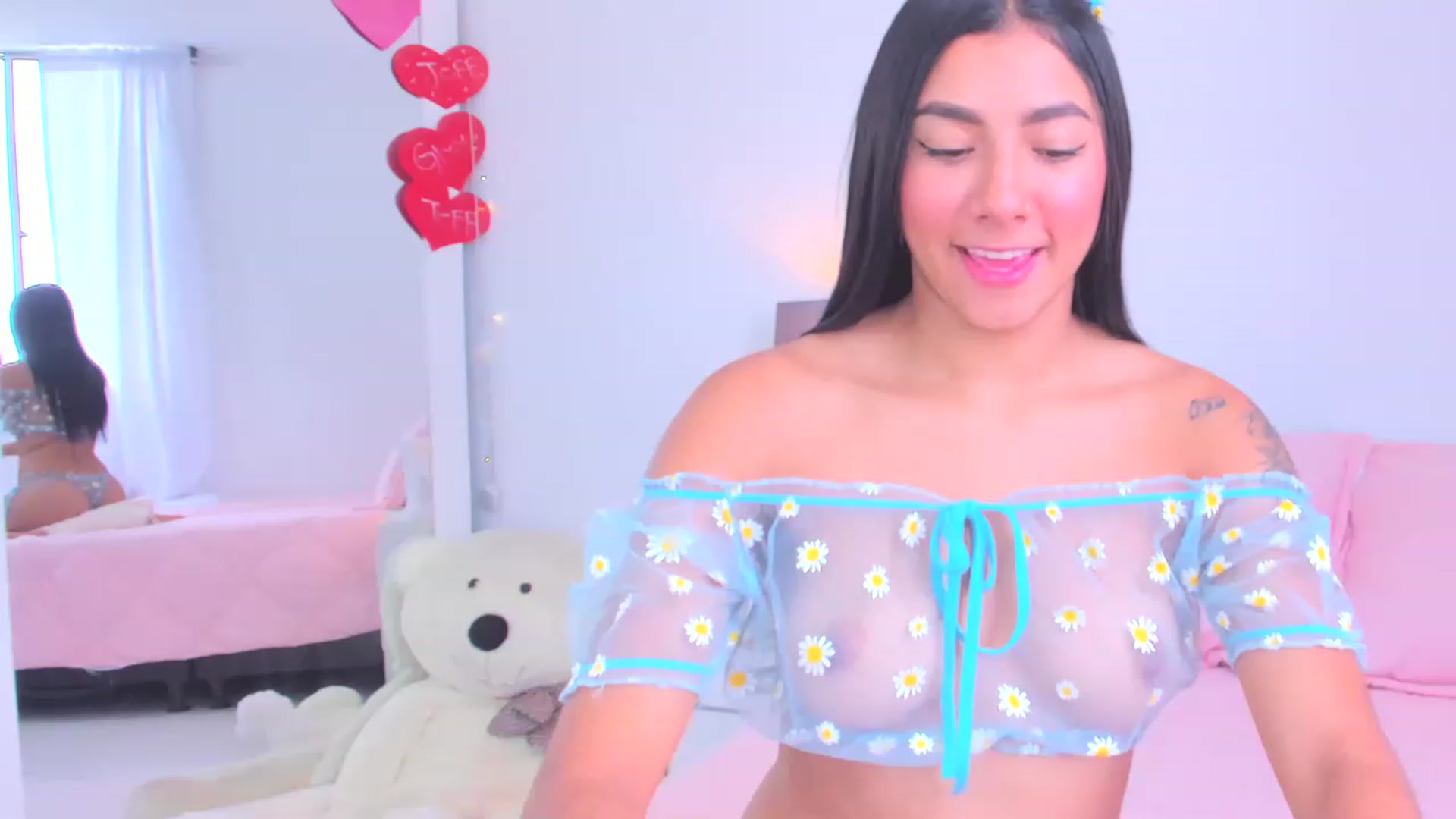 Gallery image thumbnail from Danna___'s myfreecams stream on, 04/19/2023, 15:09 image 11 of 20