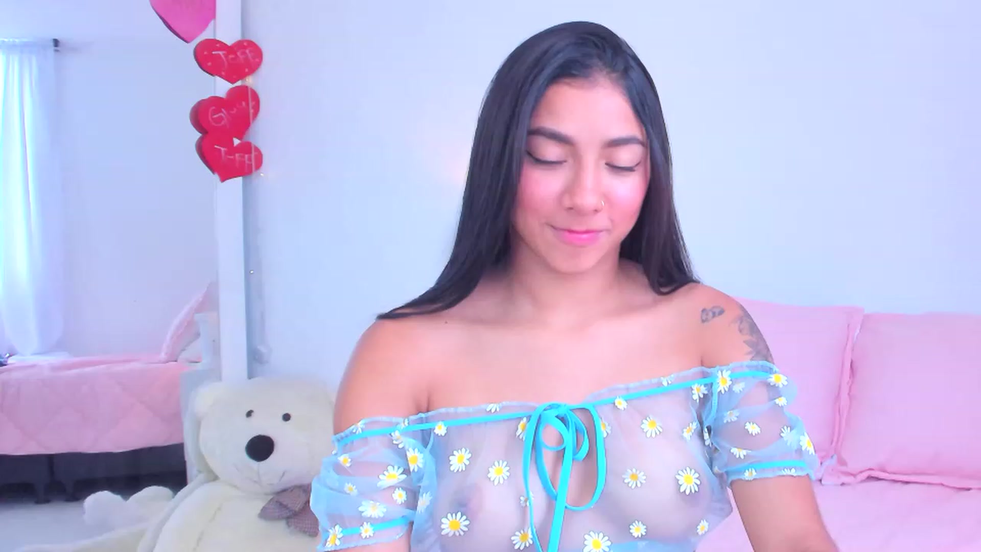 Gallery image thumbnail from Danna___'s myfreecams stream on, 04/19/2023, 16:50 image 13 of 20