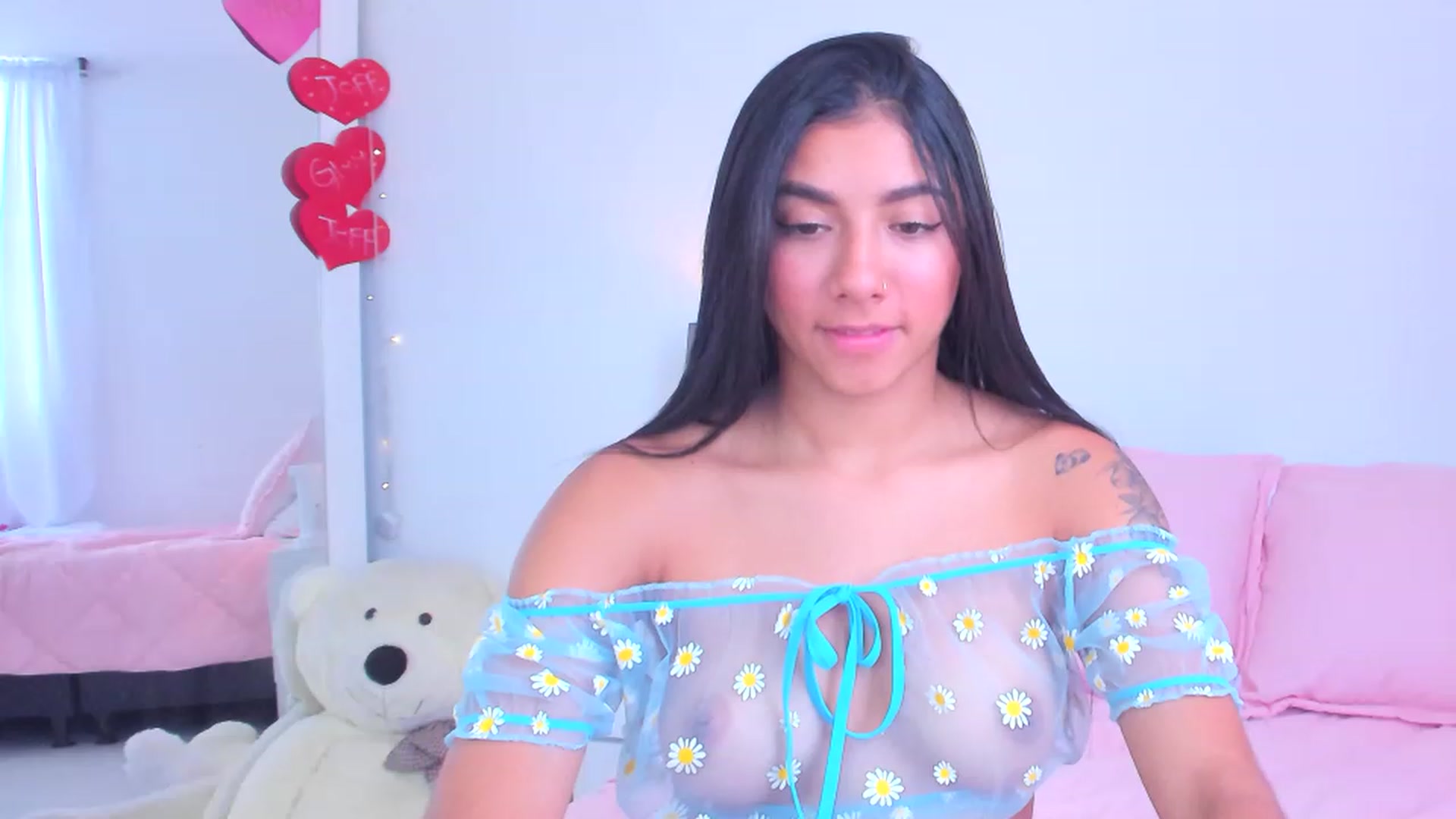 Gallery image thumbnail from Danna___'s myfreecams stream on, 04/19/2023, 16:50 image 11 of 20