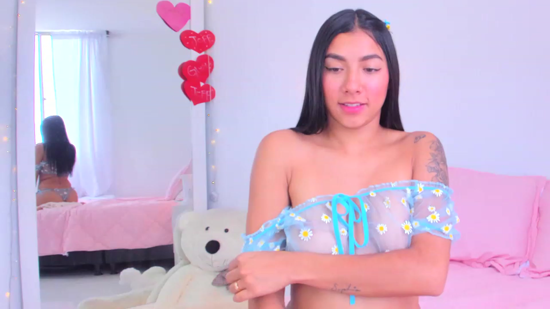 Gallery image thumbnail from Danna___'s myfreecams stream on, 04/19/2023, 16:50 image 3 of 20