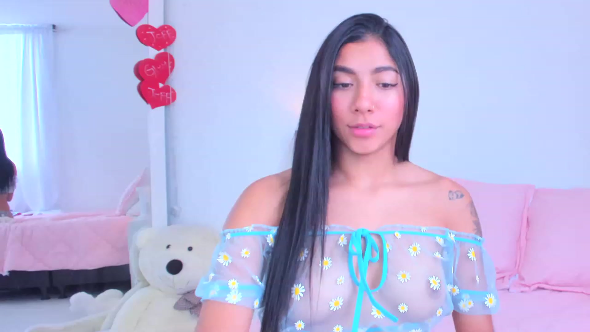 Gallery image thumbnail from Danna___'s myfreecams stream on, 04/19/2023, 16:50 image 16 of 20