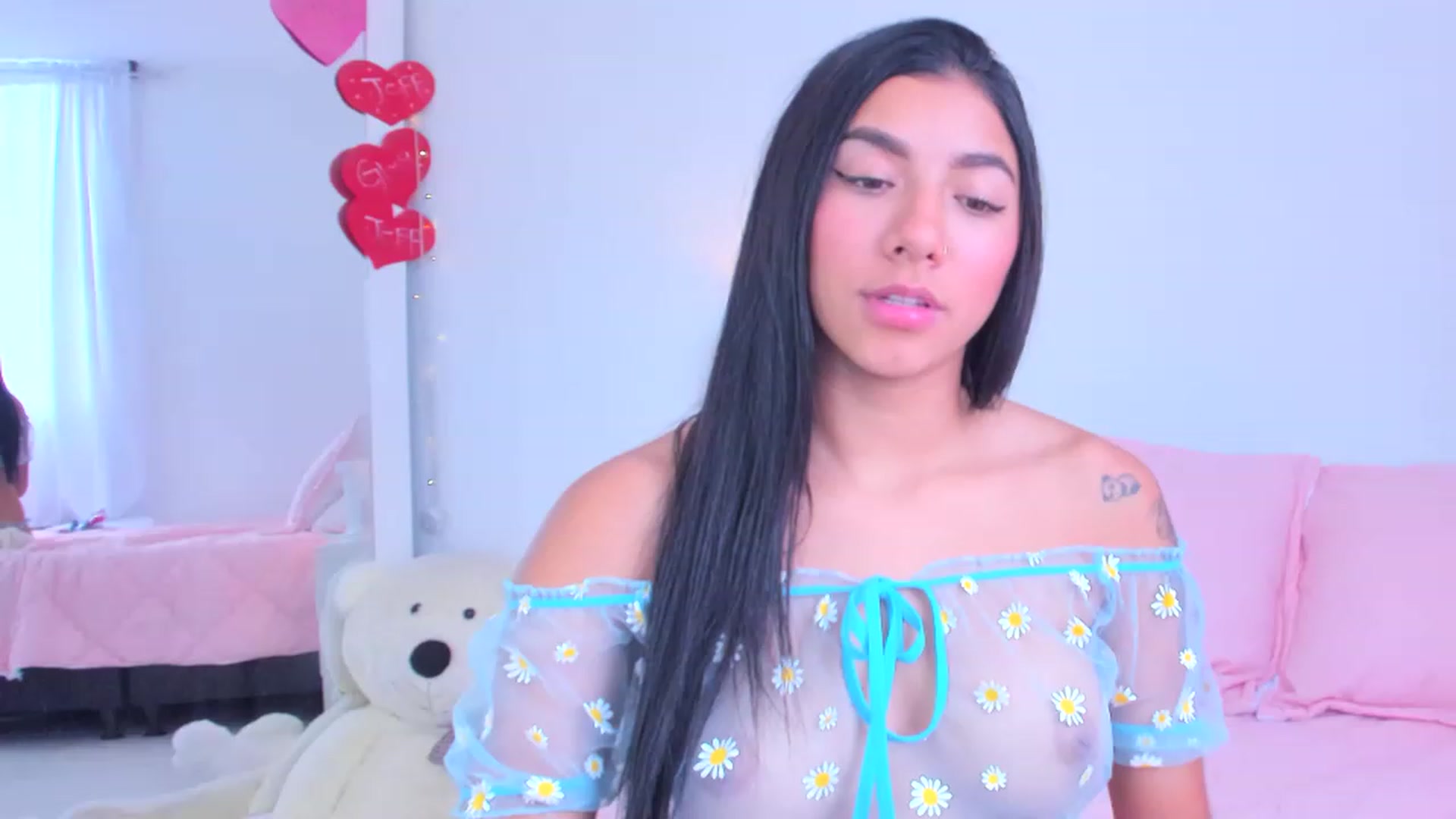 Gallery image thumbnail from Danna___'s myfreecams stream on, 04/19/2023, 16:50 image 15 of 20