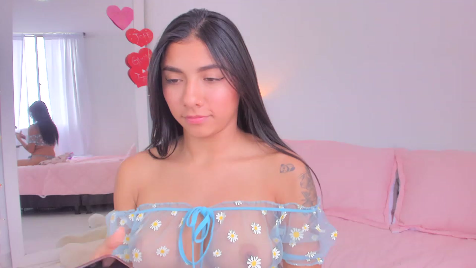 Gallery image thumbnail from Danna___'s myfreecams stream on, 04/19/2023, 18:19 image 17 of 20