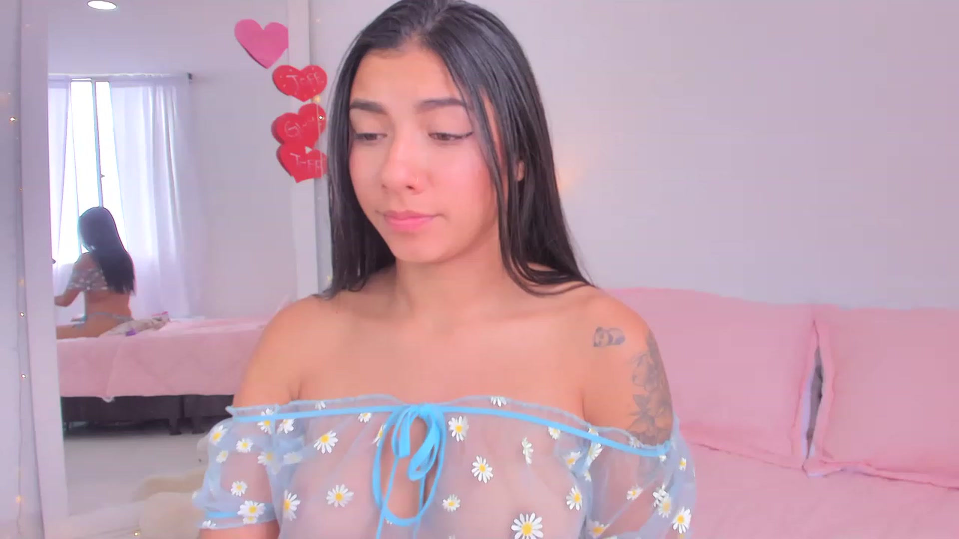 Gallery image thumbnail from Danna___'s myfreecams stream on, 04/19/2023, 18:19 image 6 of 20