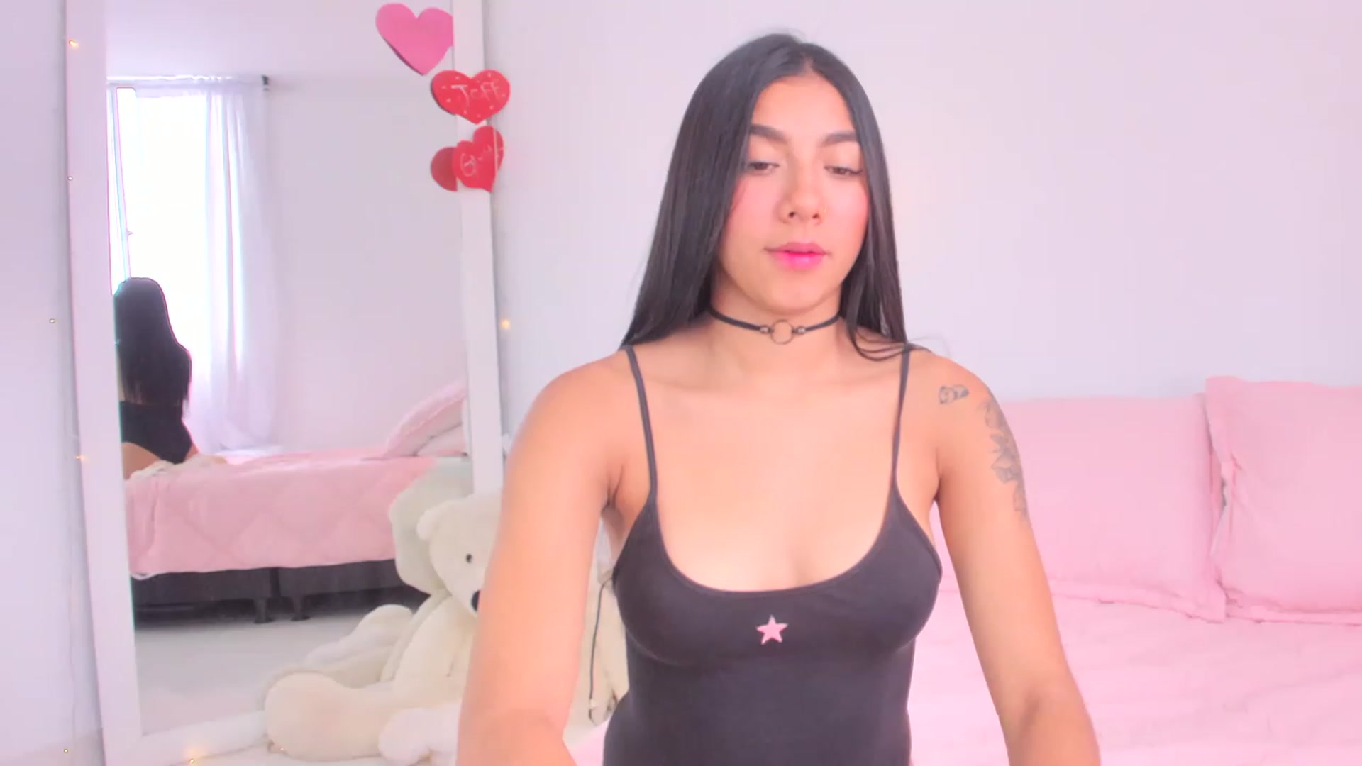 Gallery image thumbnail from Danna___'s myfreecams stream on, 04/21/2023, 16:21 image 14 of 20